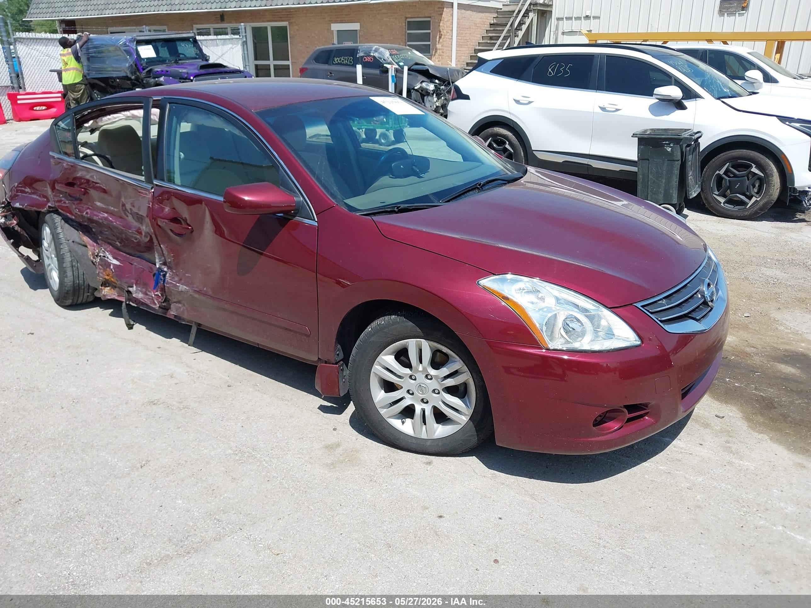 2011 Nissan Altima 2.5 S Burgundy vin: 1N4AL2APXBC168898
