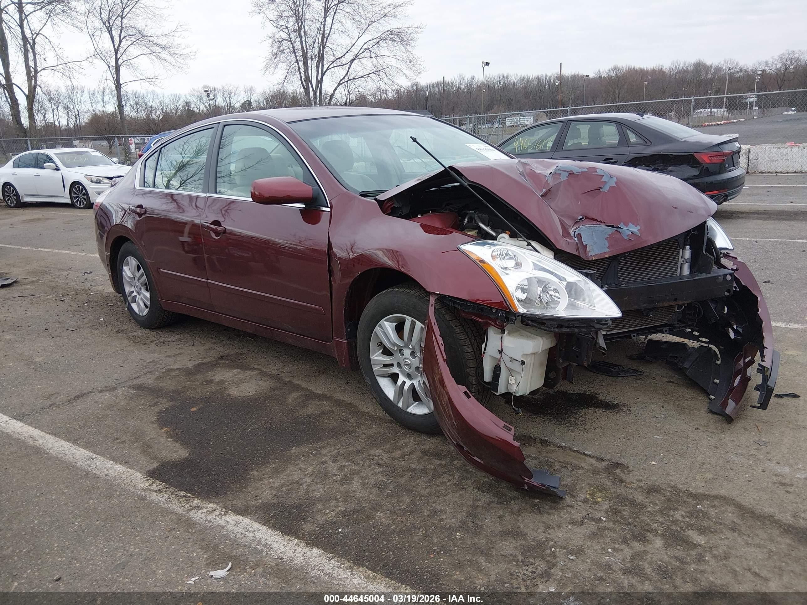 2011 Nissan Altima 2.5 S Red vin: 1N4AL2APXBN403885