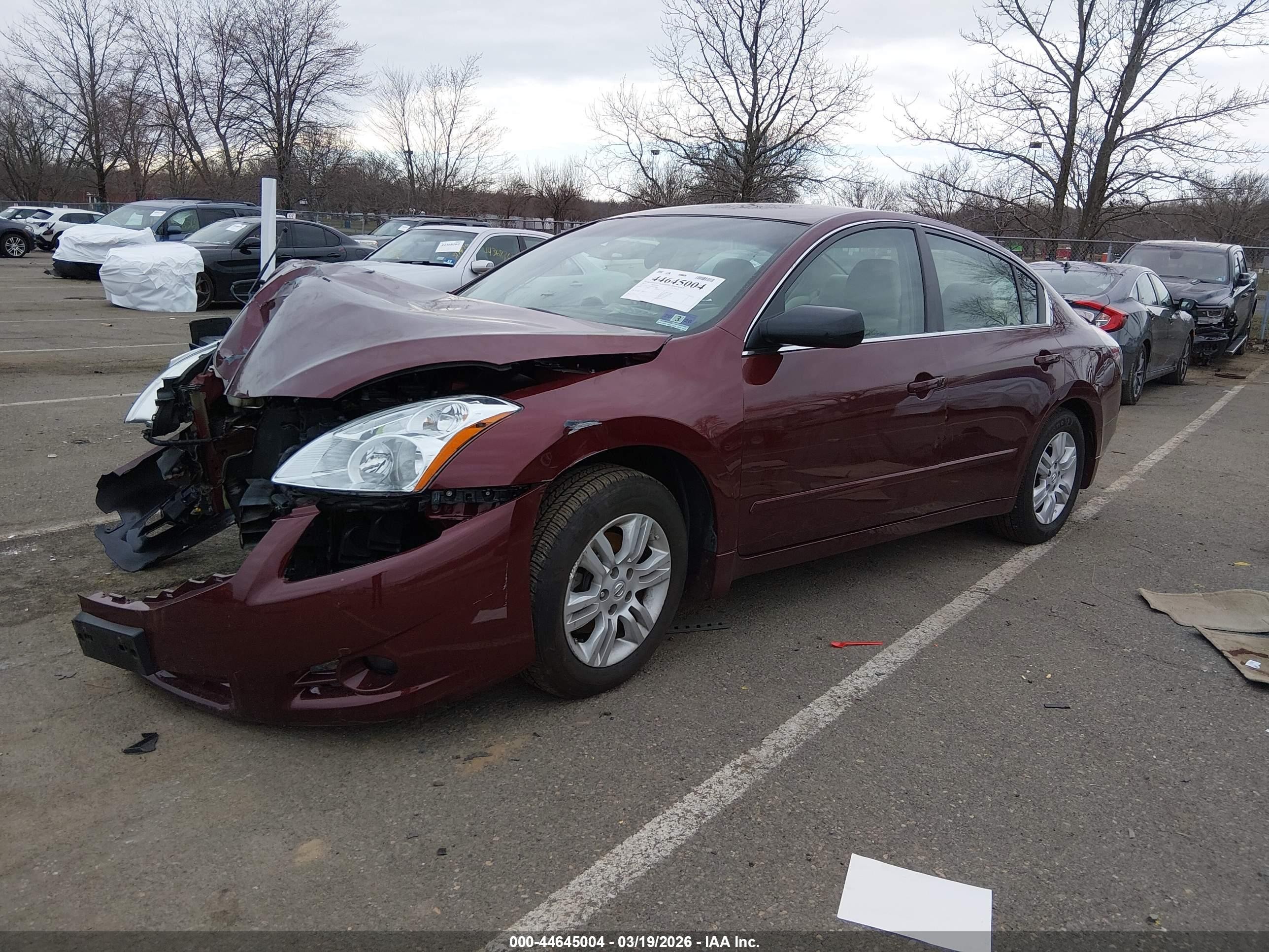 2011 Nissan Altima 2.5 S Red vin: 1N4AL2APXBN403885
