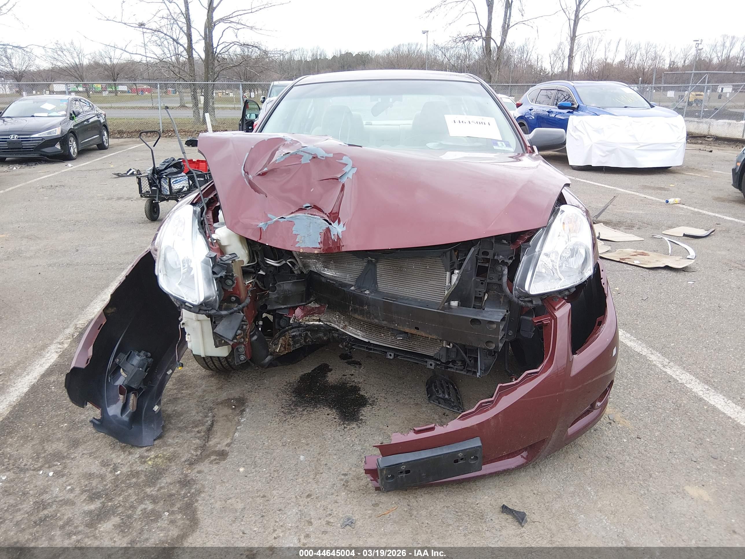 2011 Nissan Altima 2.5 S Red vin: 1N4AL2APXBN403885