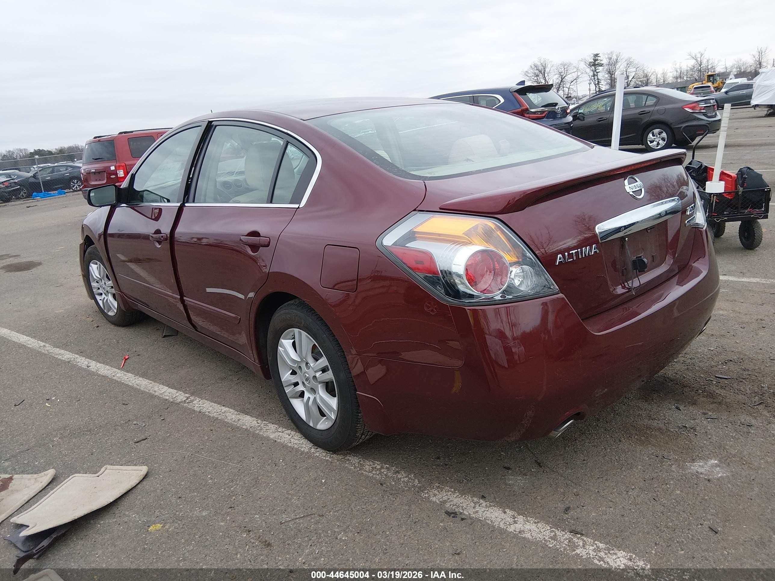 2011 Nissan Altima 2.5 S Red vin: 1N4AL2APXBN403885