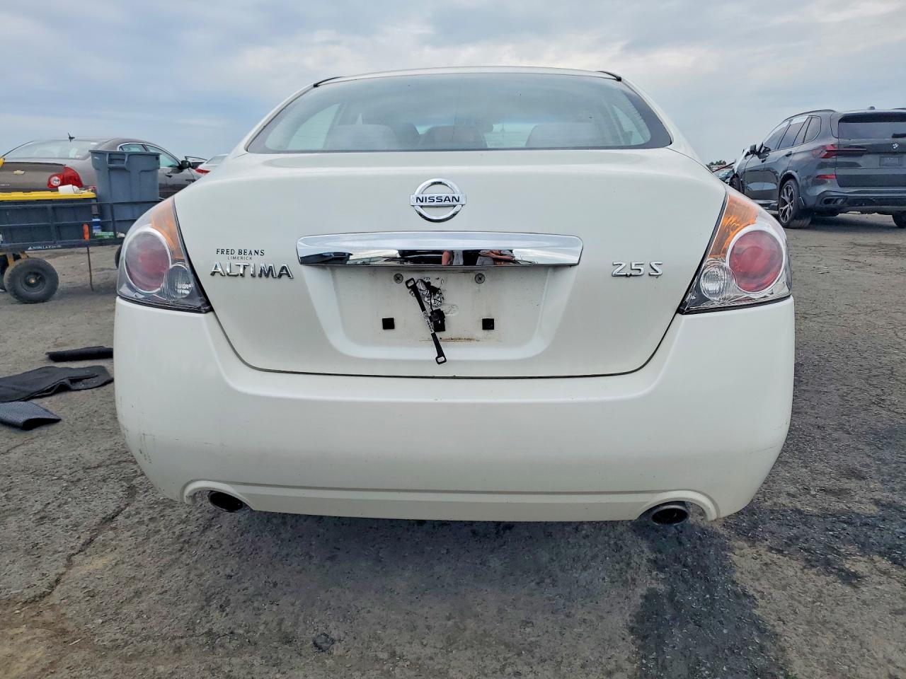 2011 Nissan Altima 2.5 White vin: 1N4AL2APXBN420301