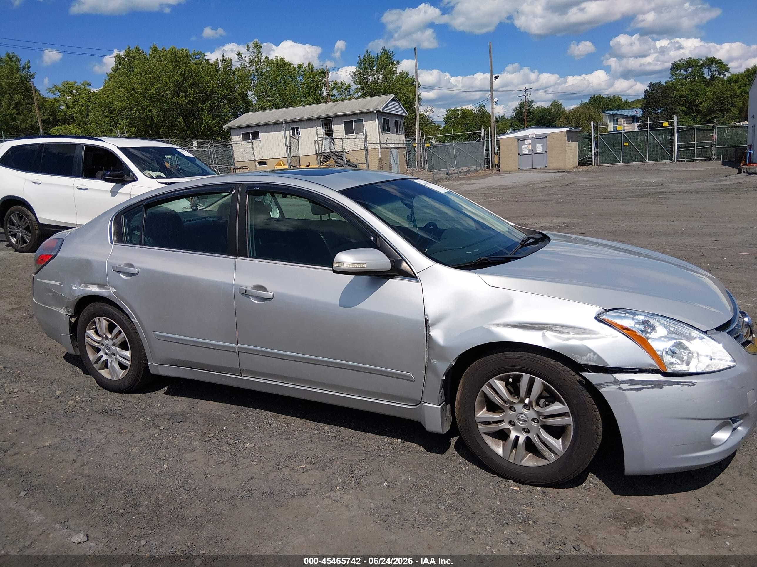 2011 Nissan Altima 2.5 S Silver vin: 1N4AL2APXBN458238
