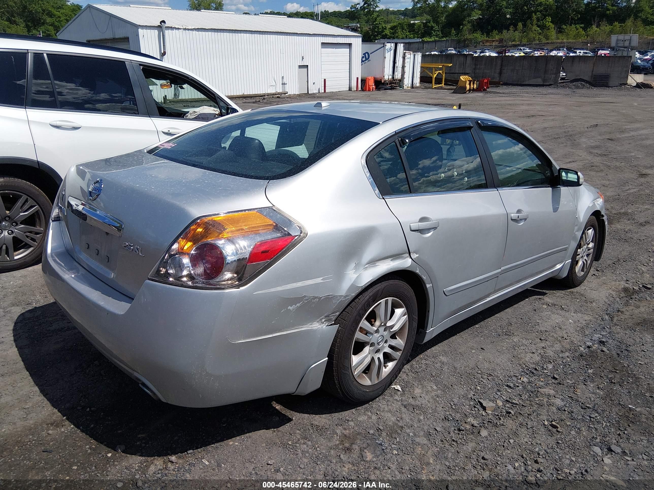2011 Nissan Altima 2.5 S Silver vin: 1N4AL2APXBN458238