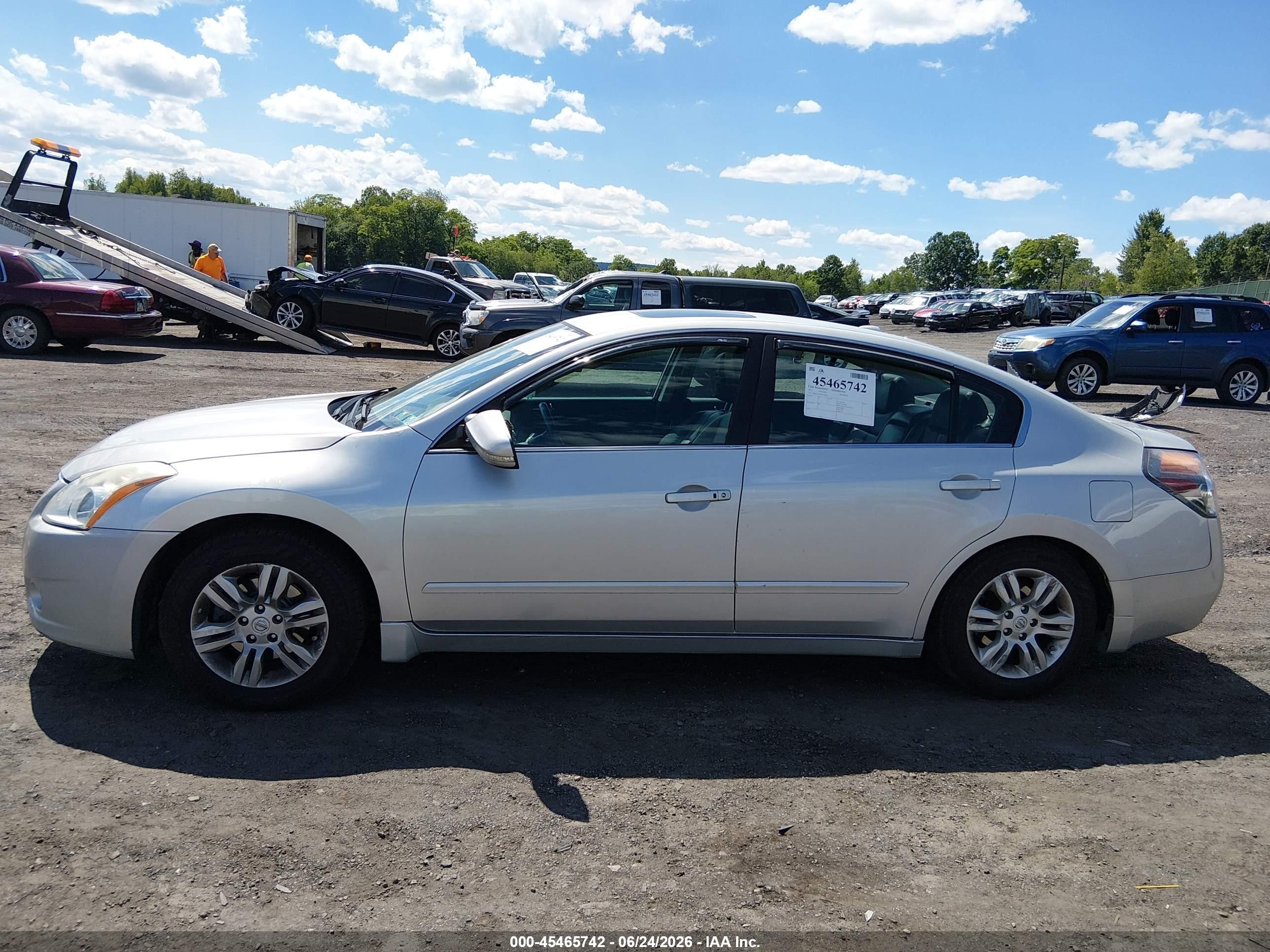 2011 Nissan Altima 2.5 S Silver vin: 1N4AL2APXBN458238