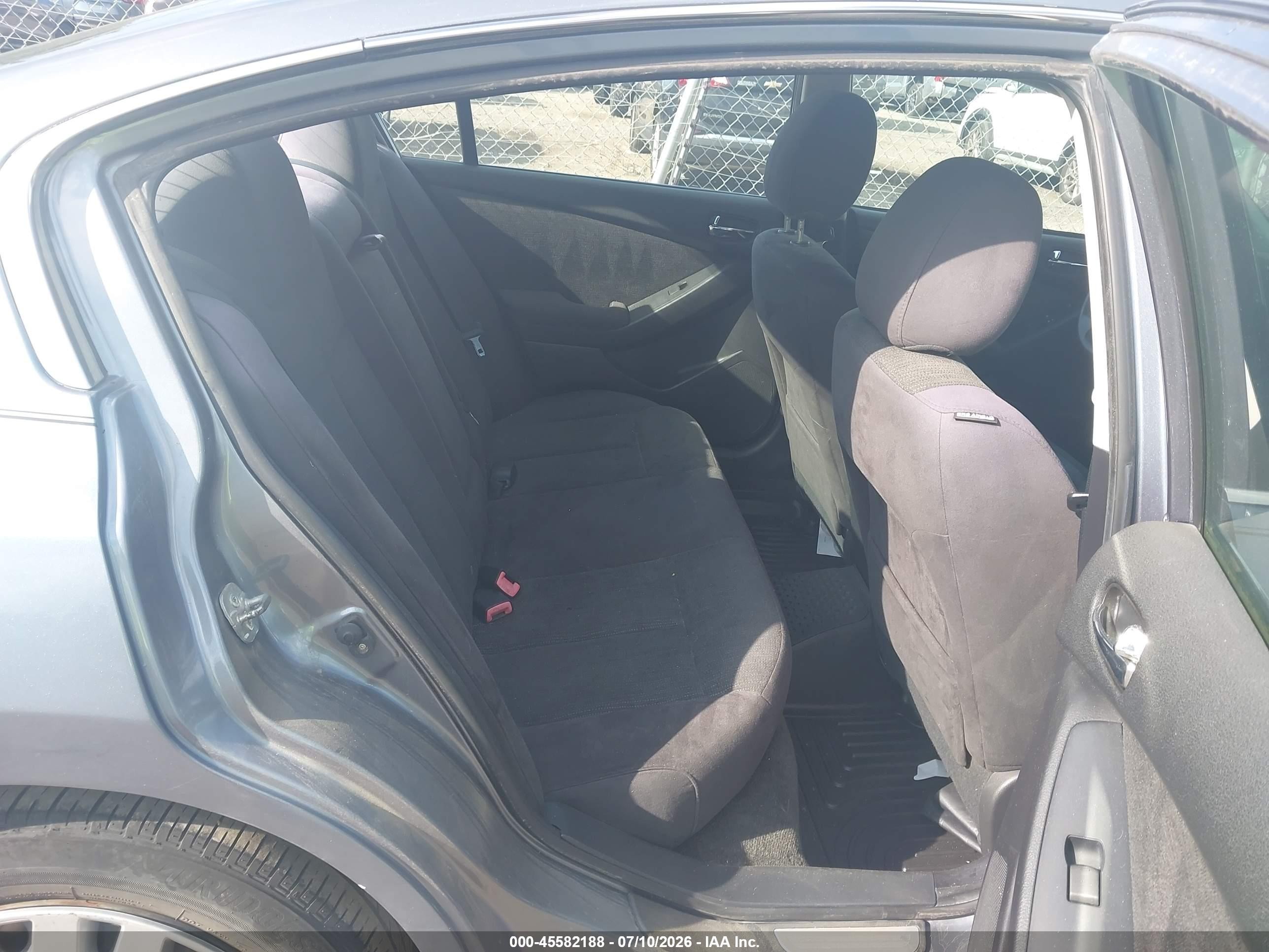 2011 Nissan Altima 2.5 S Silver vin: 1N4AL2APXBN512783