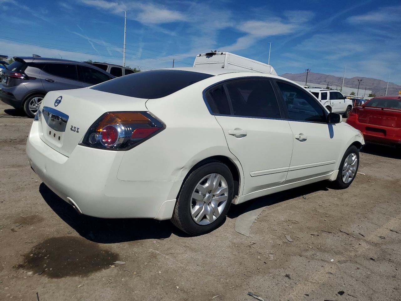 2012 Nissan Altima 2.5 White vin: 1N4AL2APXCN400096