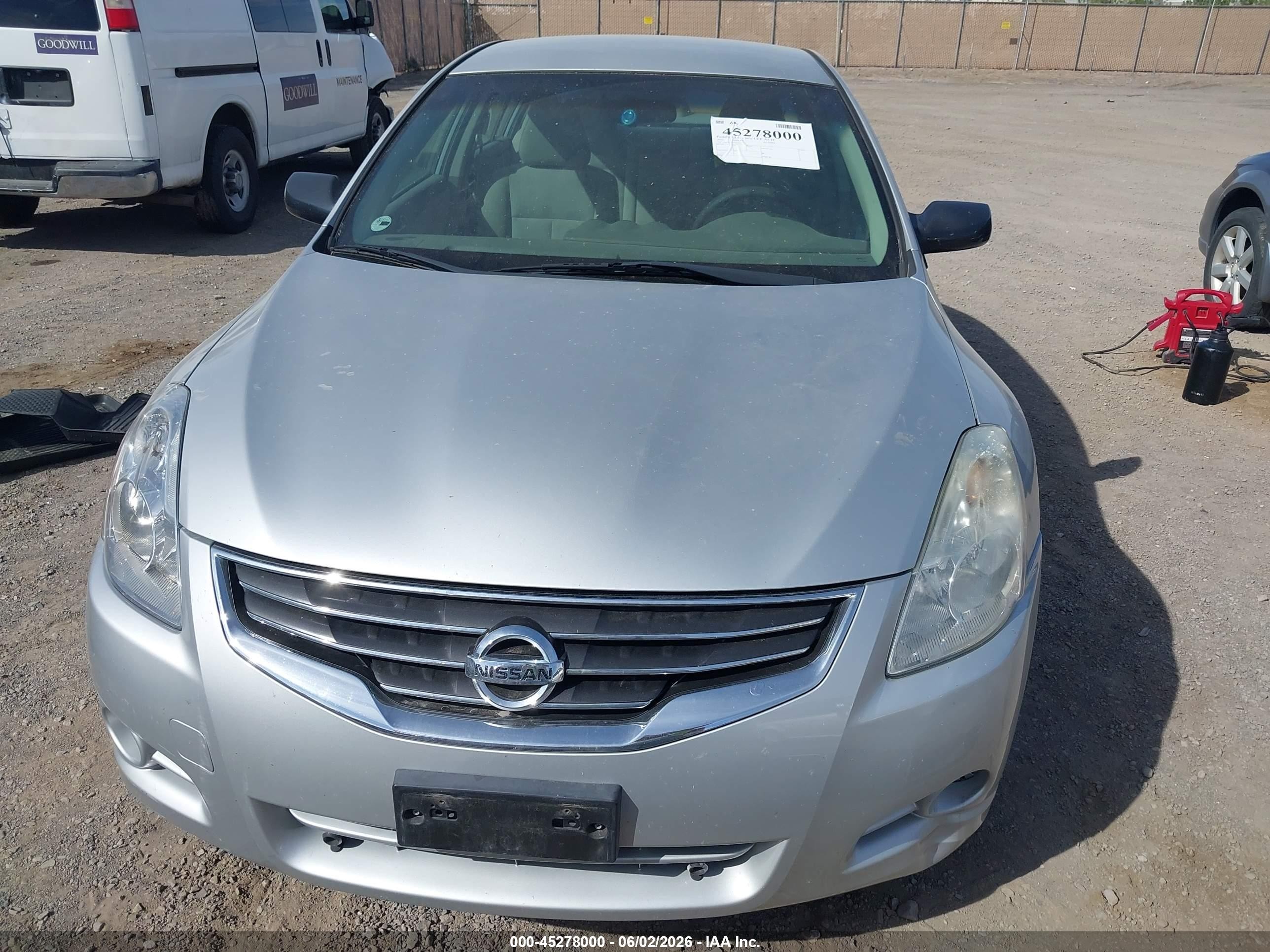 2012 Nissan Altima 2.5 S Silver vin: 1N4AL2APXCN511327