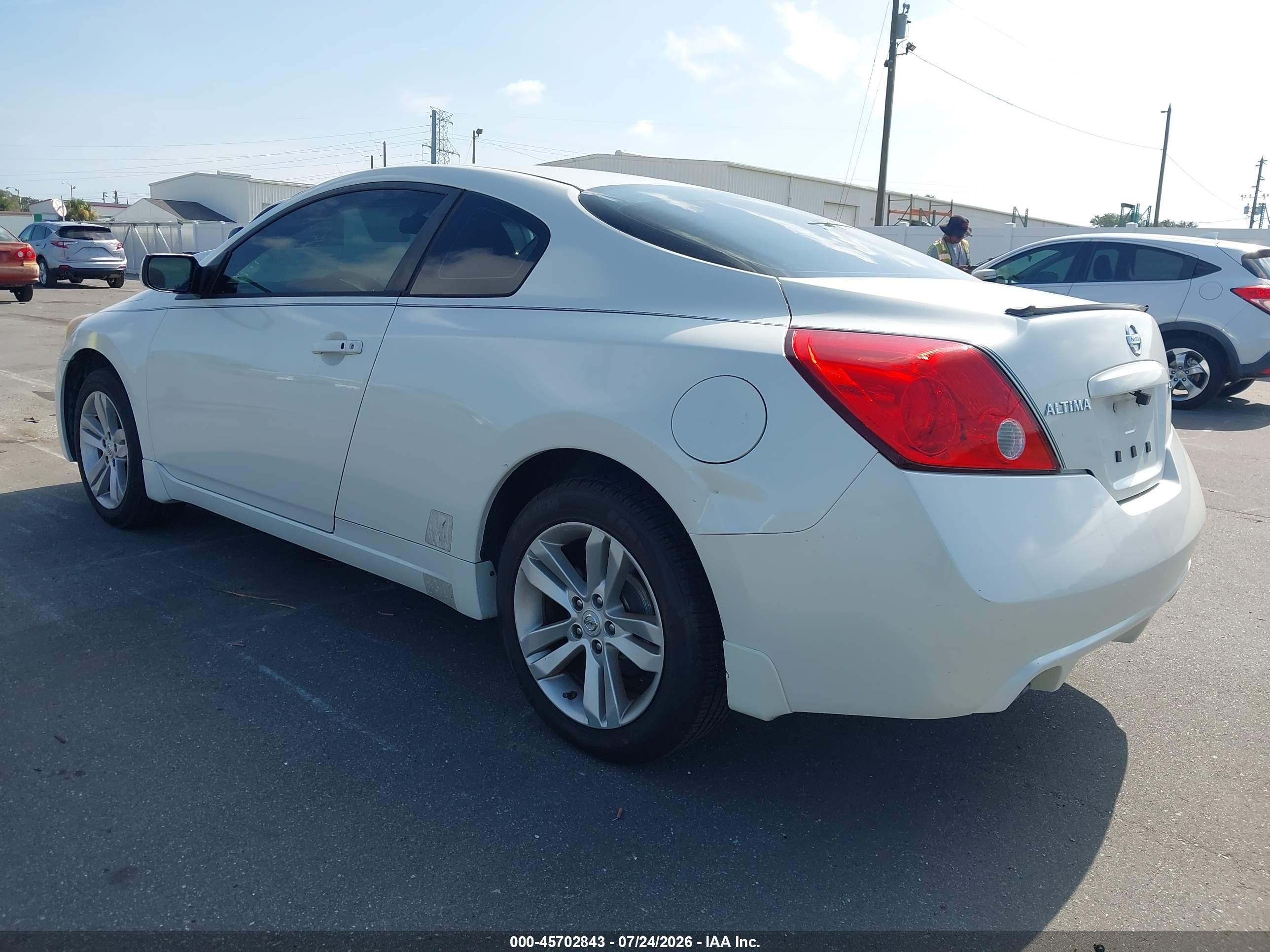 2013 Nissan Altima 2.5 S Белый vin: 1N4AL2EP0DC155932