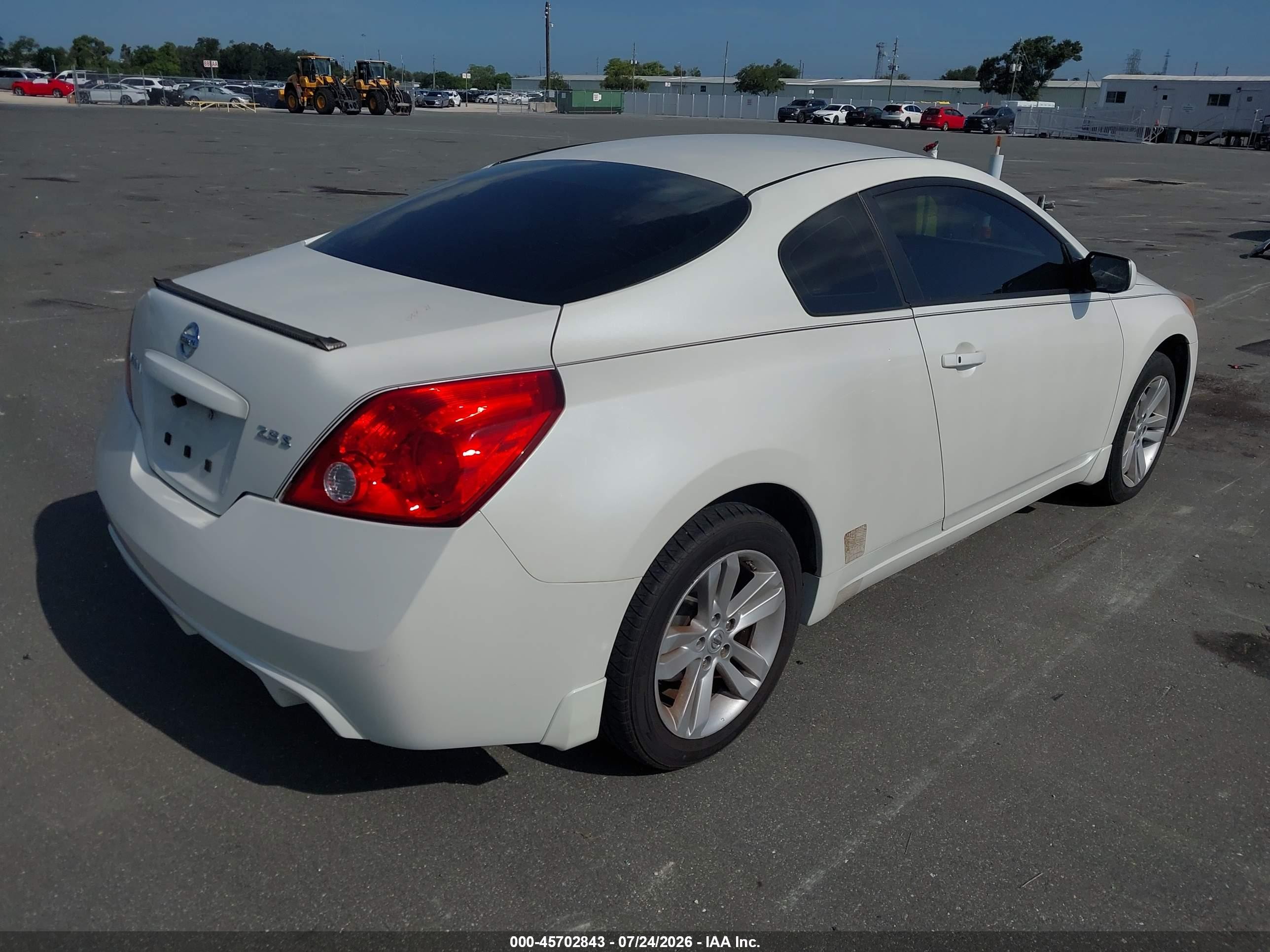 2013 Nissan Altima 2.5 S Белый vin: 1N4AL2EP0DC155932