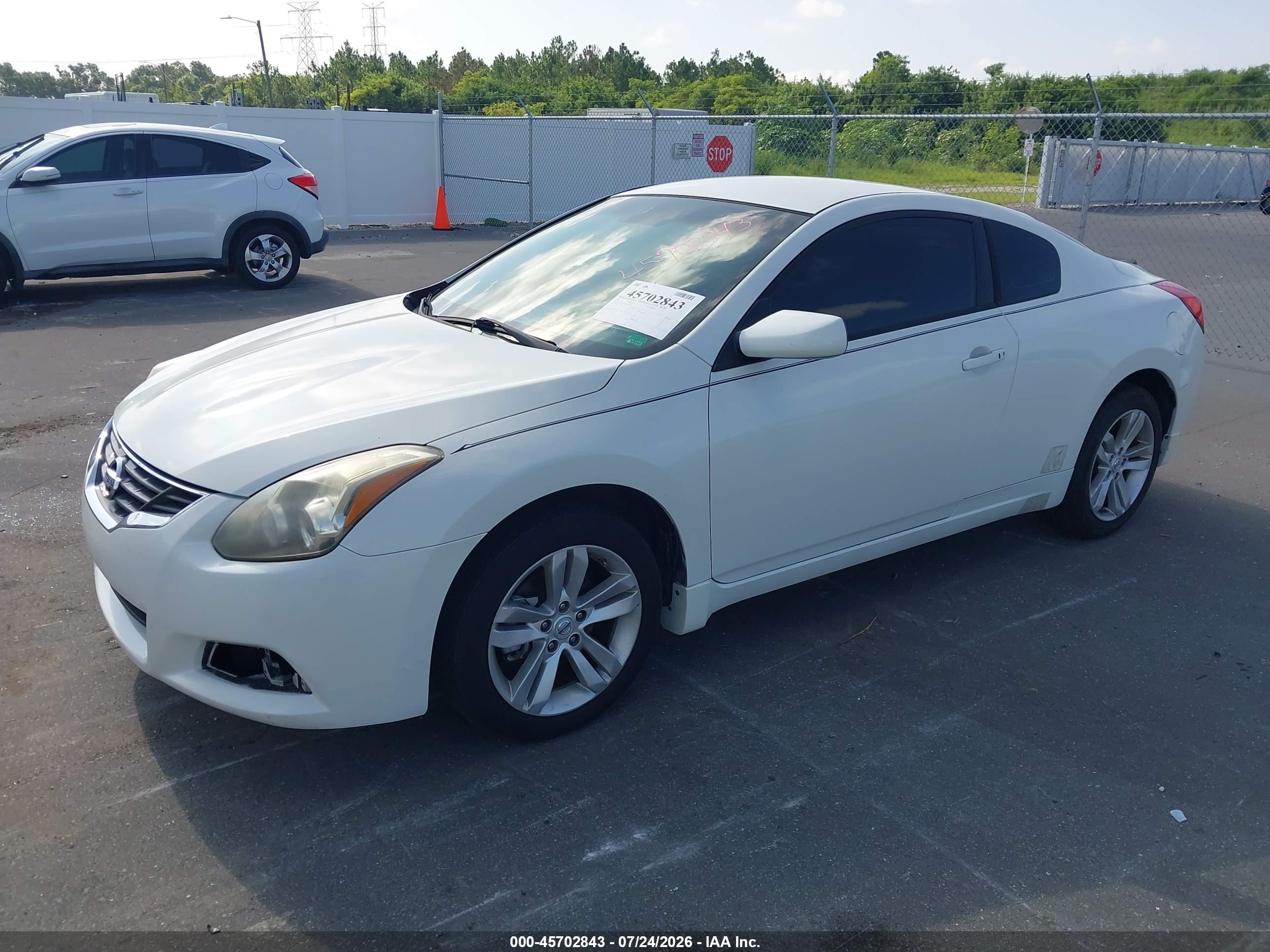 2013 Nissan Altima 2.5 S Белый vin: 1N4AL2EP0DC155932
