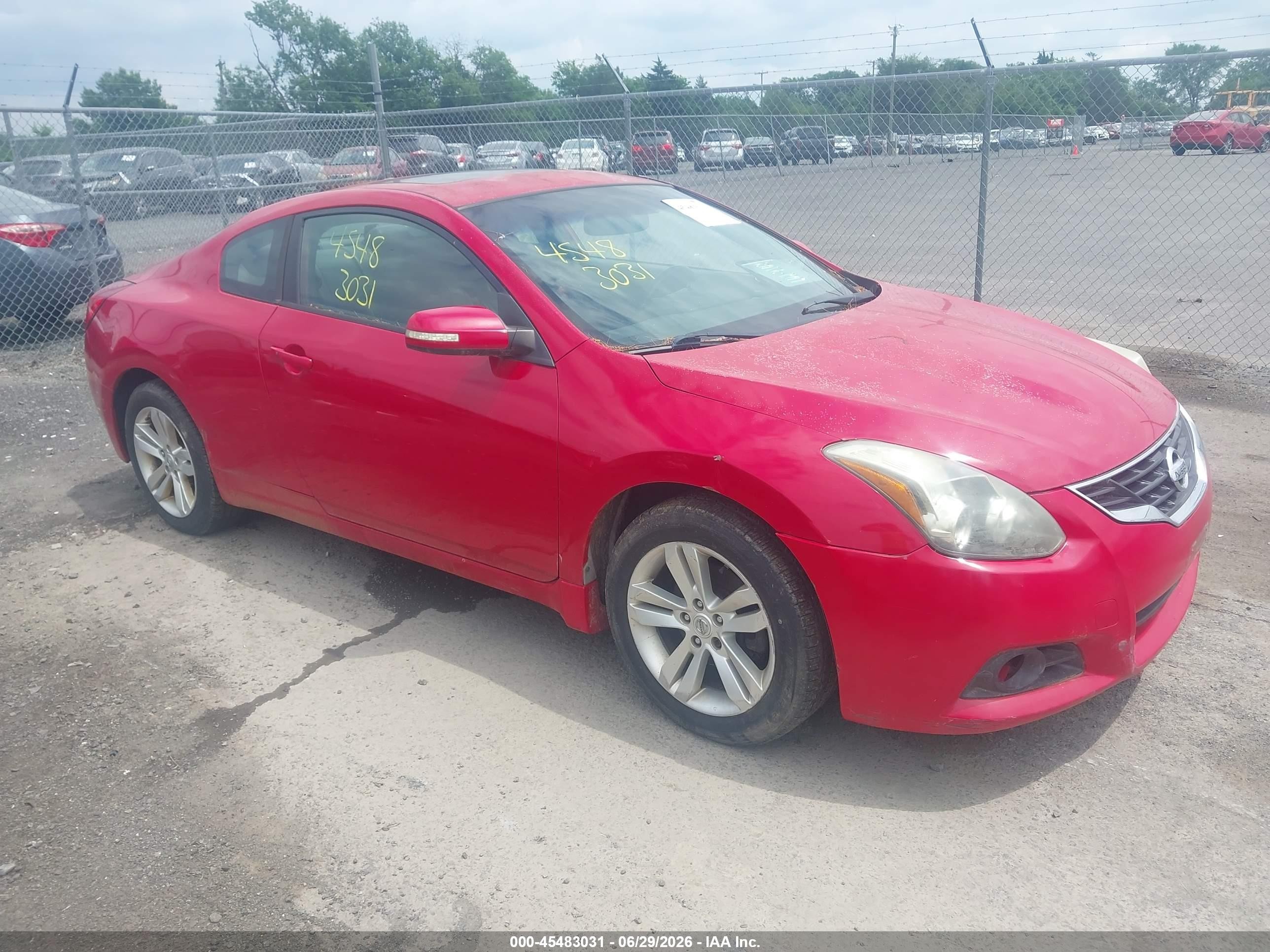 2011 Nissan Altima 2.5 S Red vin: 1N4AL2EP1BC174342