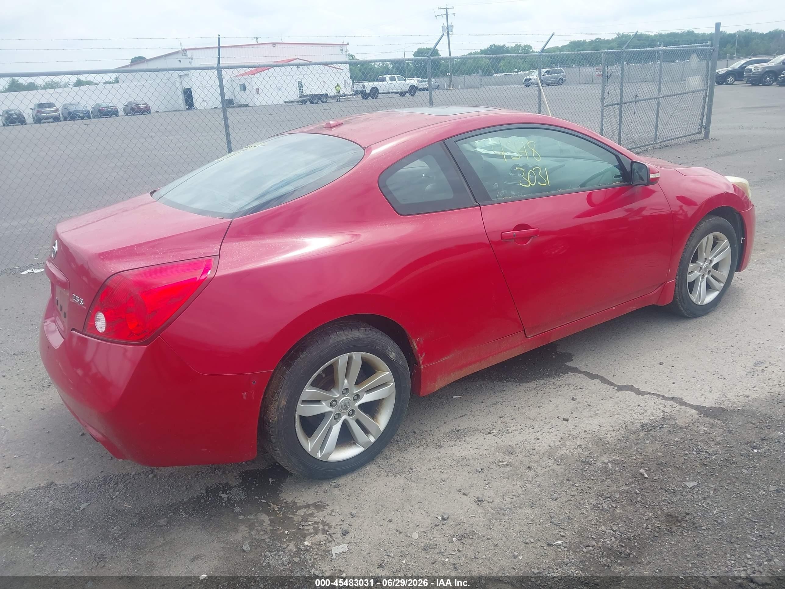 2011 Nissan Altima 2.5 S Red vin: 1N4AL2EP1BC174342