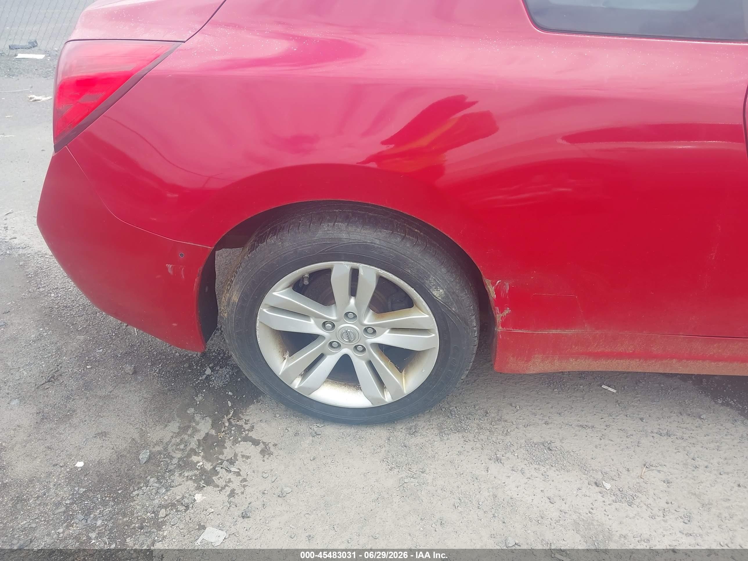 2011 Nissan Altima 2.5 S Red vin: 1N4AL2EP1BC174342