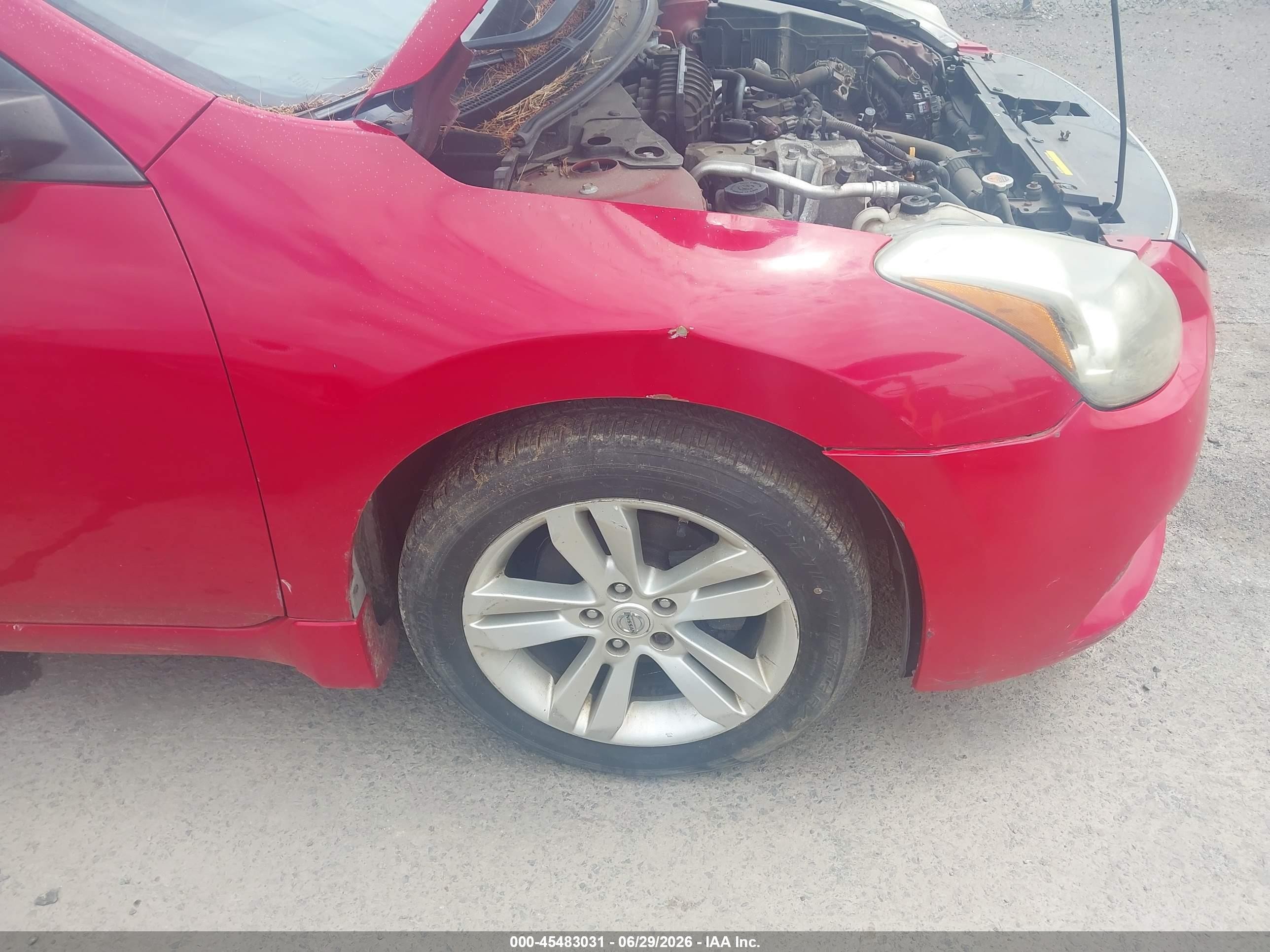 2011 Nissan Altima 2.5 S Red vin: 1N4AL2EP1BC174342