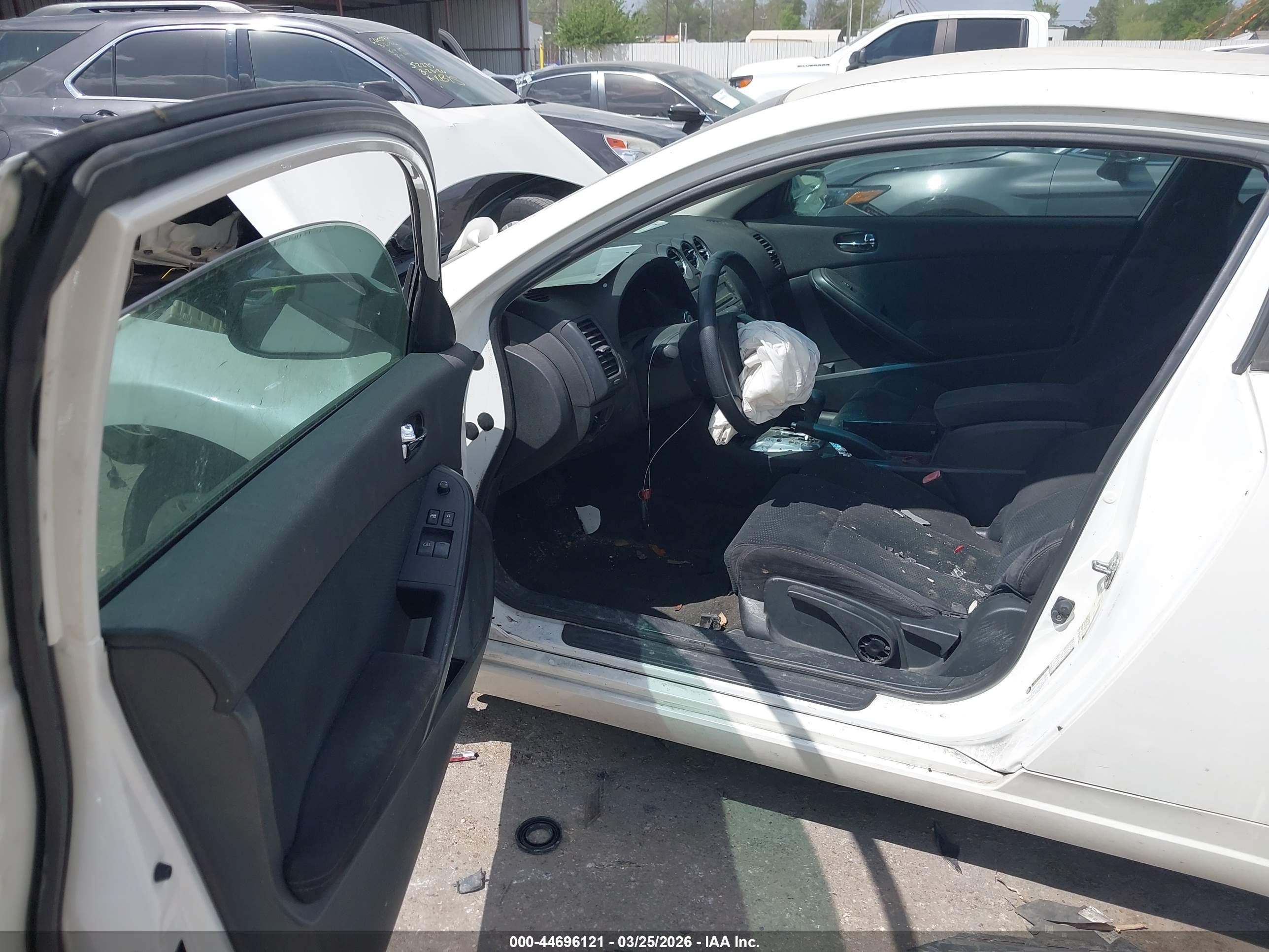 2012 Nissan Altima 2.5 S Белый vin: 1N4AL2EP2CC210203