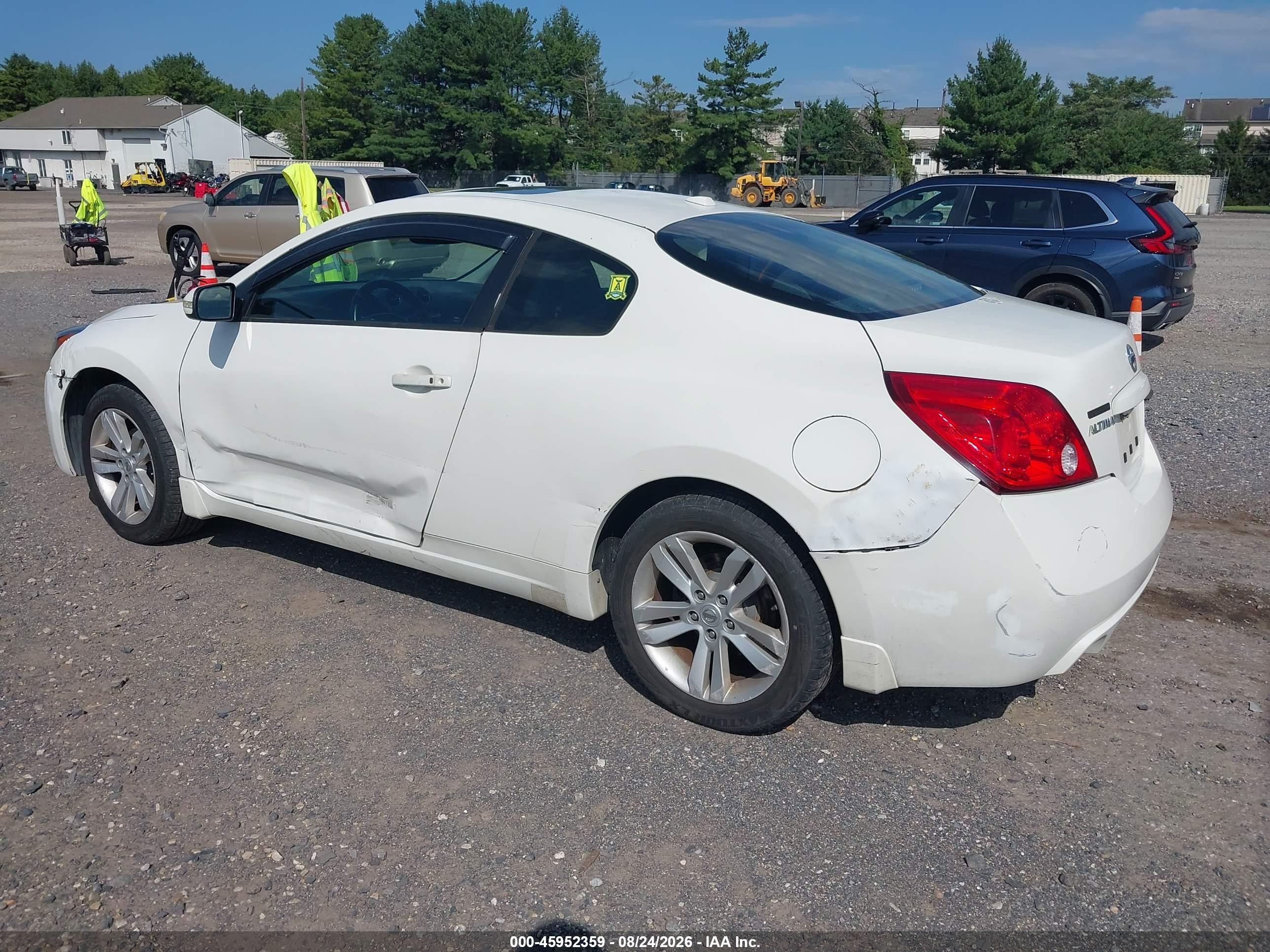 2010 Nissan Altima 2.5 S White vin: 1N4AL2EPXAC114414