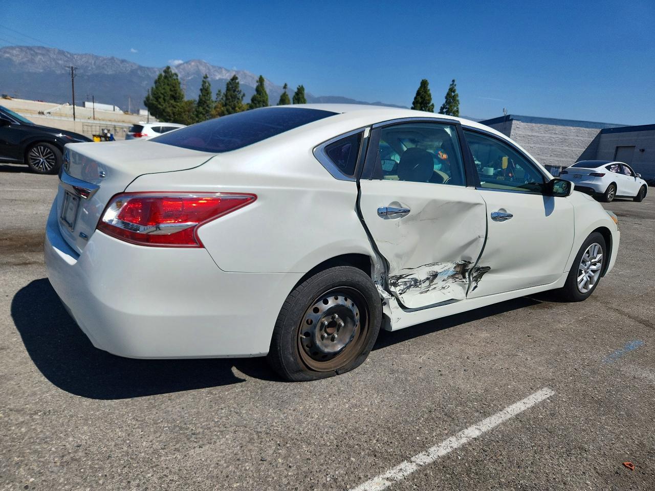 2013 Nissan Altima 2.5 White vin: 1N4AL3AP0DC112199