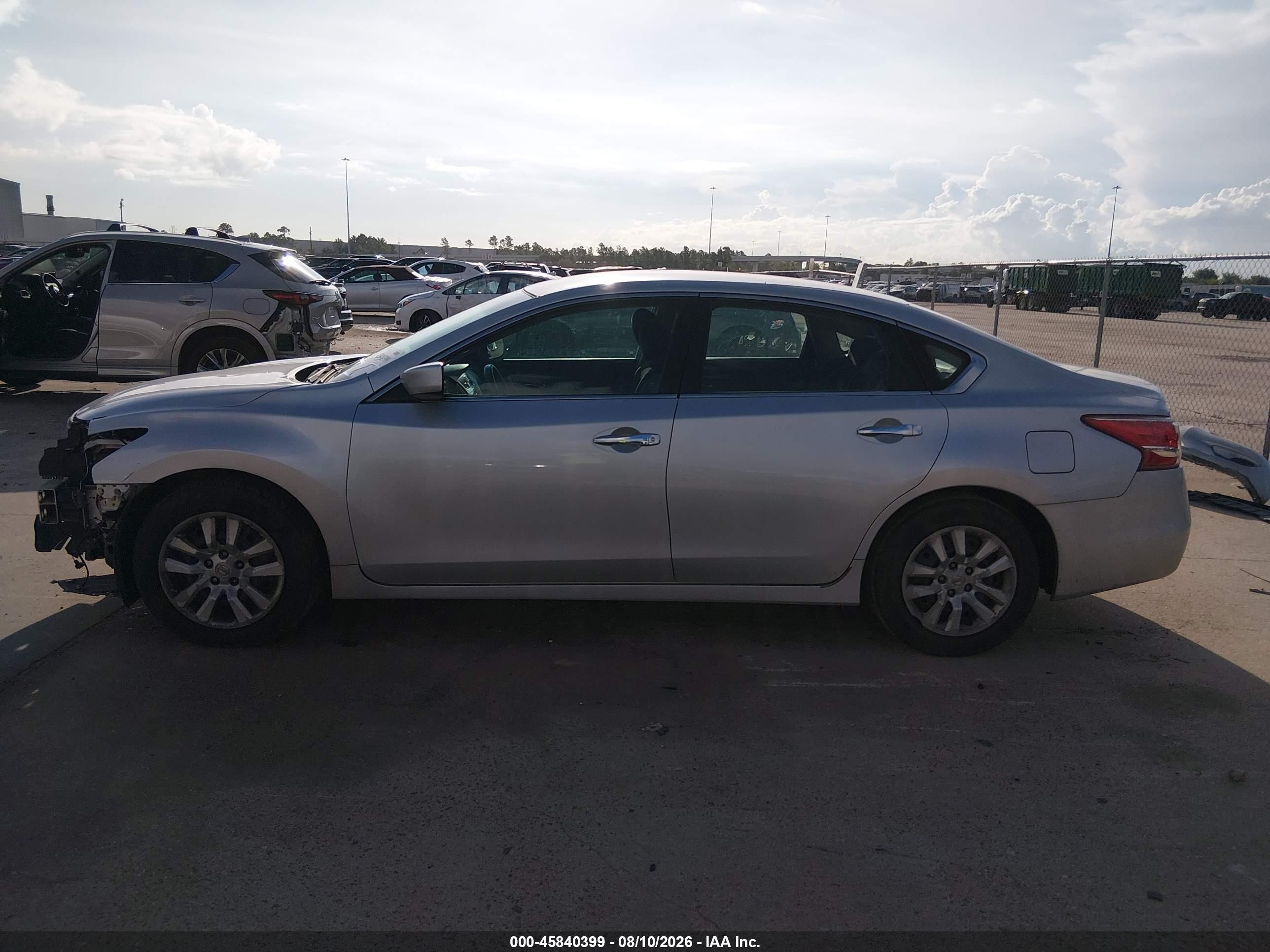 2013 Nissan Altima 2.5 S Silver vin: 1N4AL3AP0DC166358