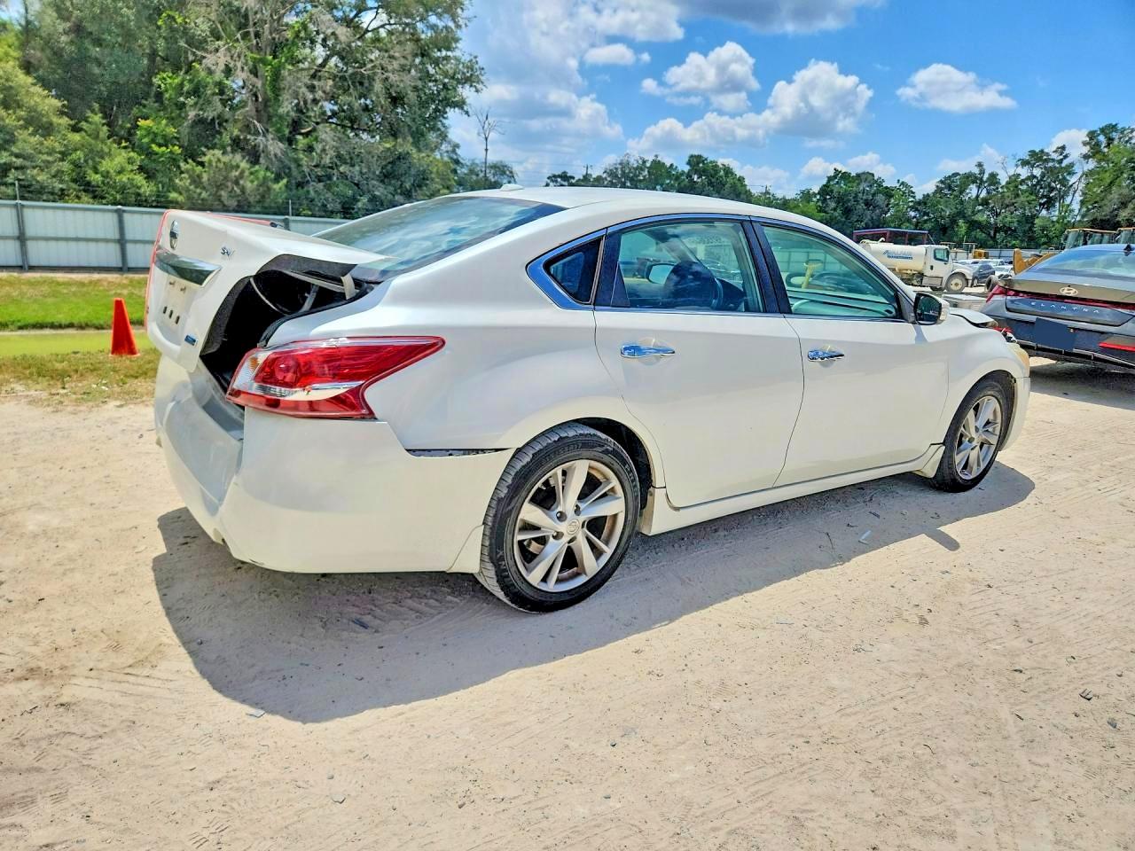 2013 Nissan Altima 2.5/s/sv/sl Белый vin: 1N4AL3AP0DC215395