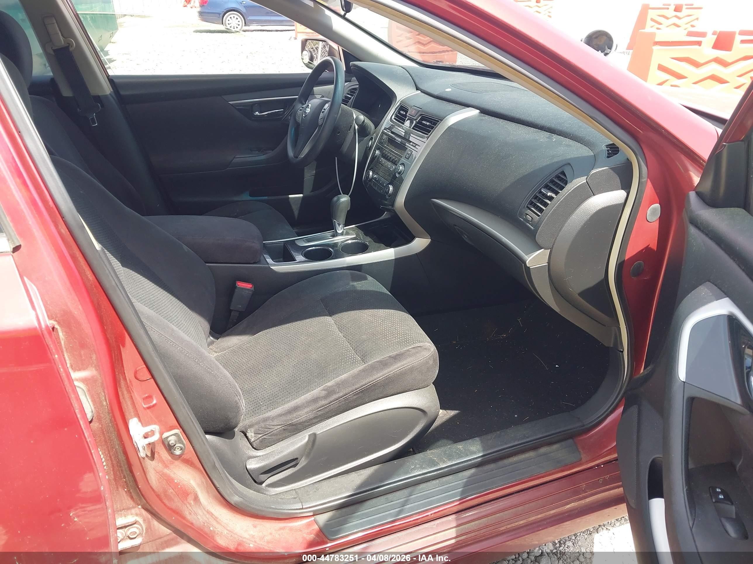 2013 Nissan Altima 2.5 S Red vin: 1N4AL3AP0DC239292