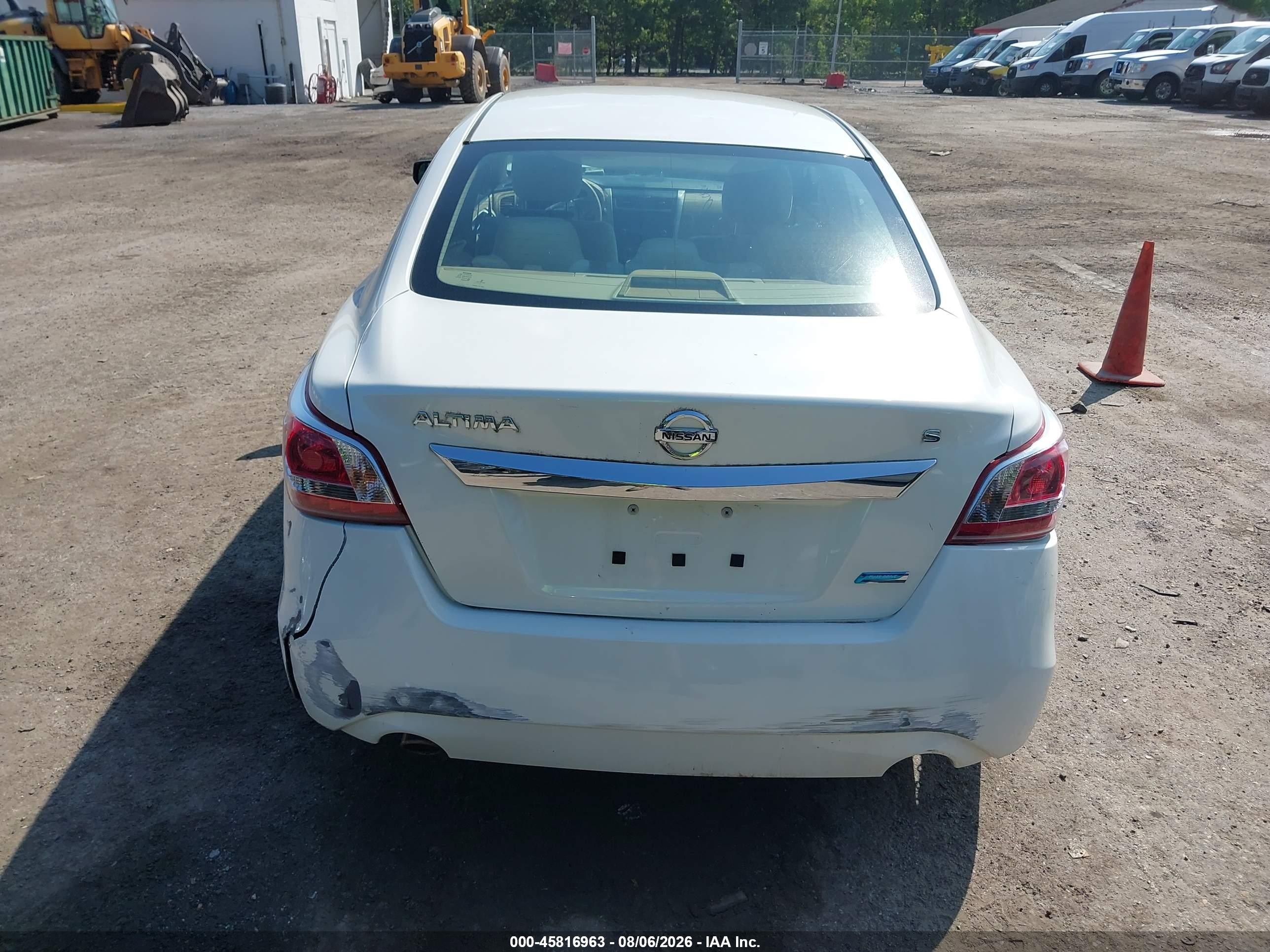 2013 Nissan Altima 2.5 S Белый vin: 1N4AL3AP0DC241351