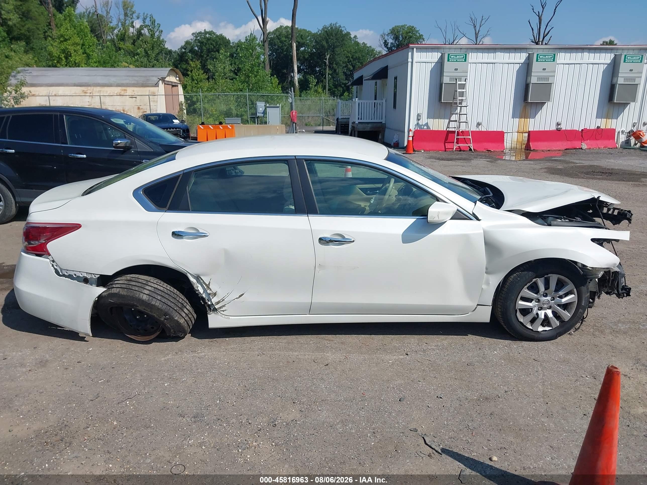 2013 Nissan Altima 2.5 S Белый vin: 1N4AL3AP0DC241351