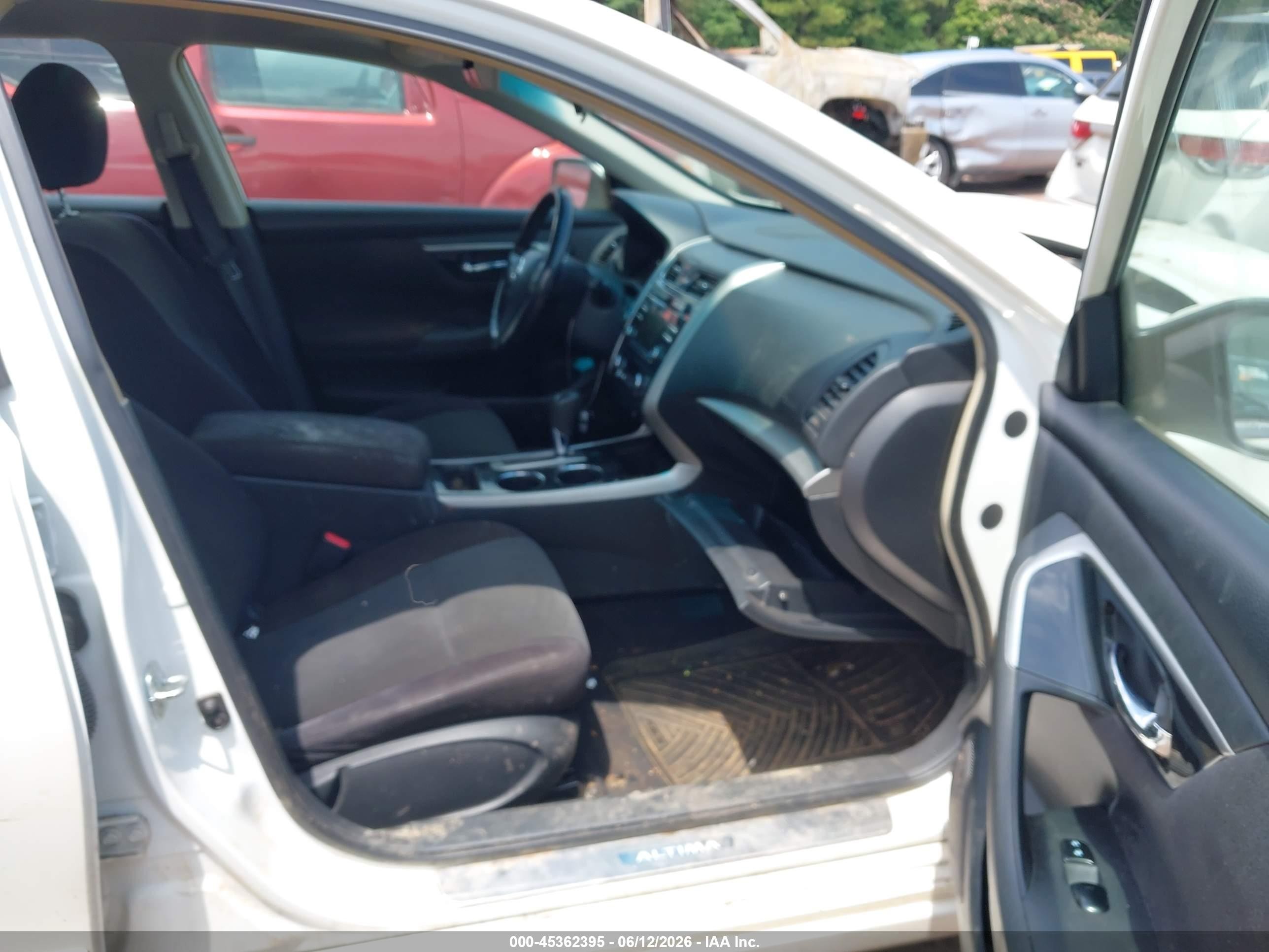 2013 Nissan Altima 2.5 Sv White vin: 1N4AL3AP0DC257128