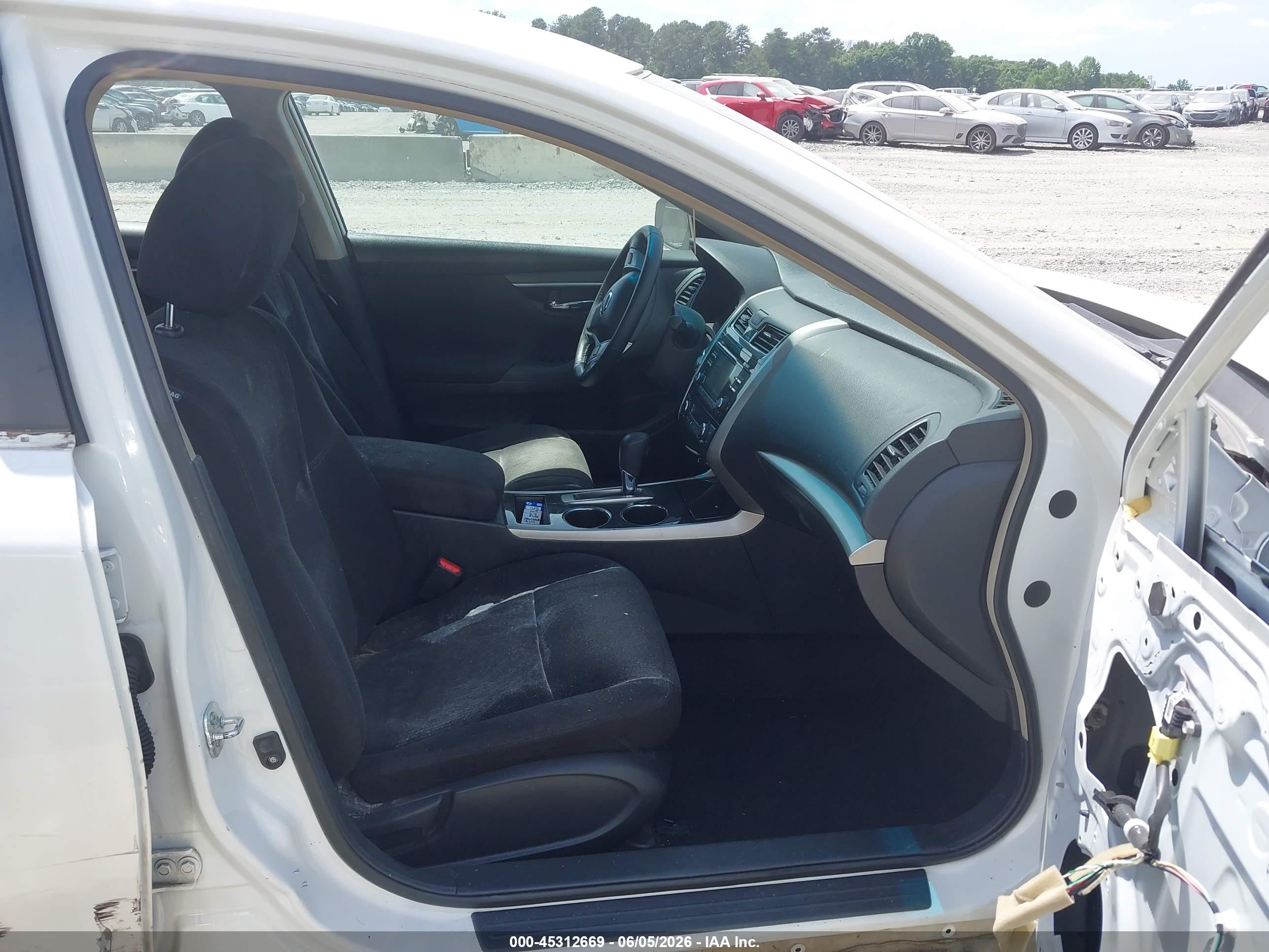 2013 Nissan Altima 2.5 Sv White vin: 1N4AL3AP0DC281901