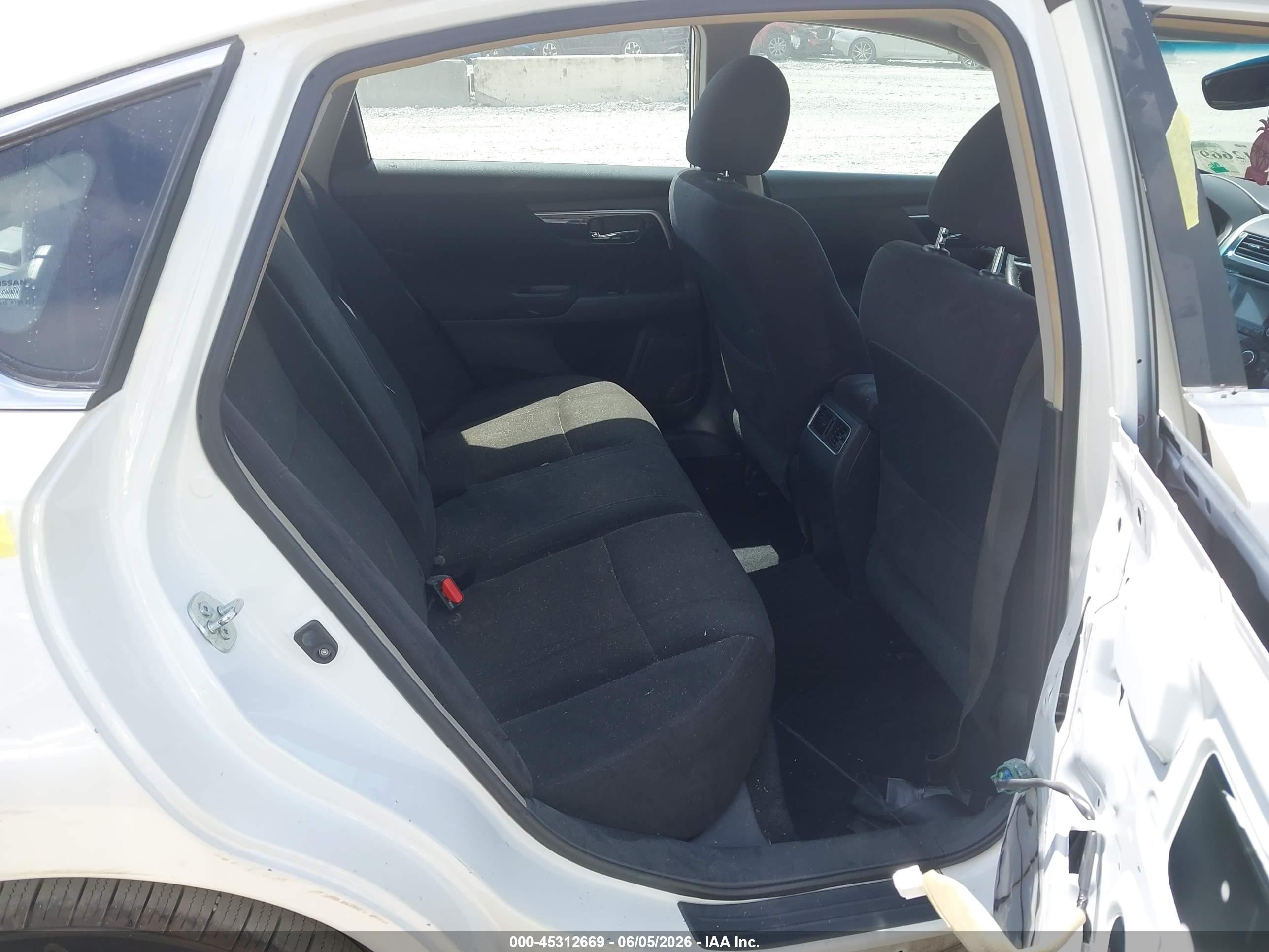 2013 Nissan Altima 2.5 Sv White vin: 1N4AL3AP0DC281901