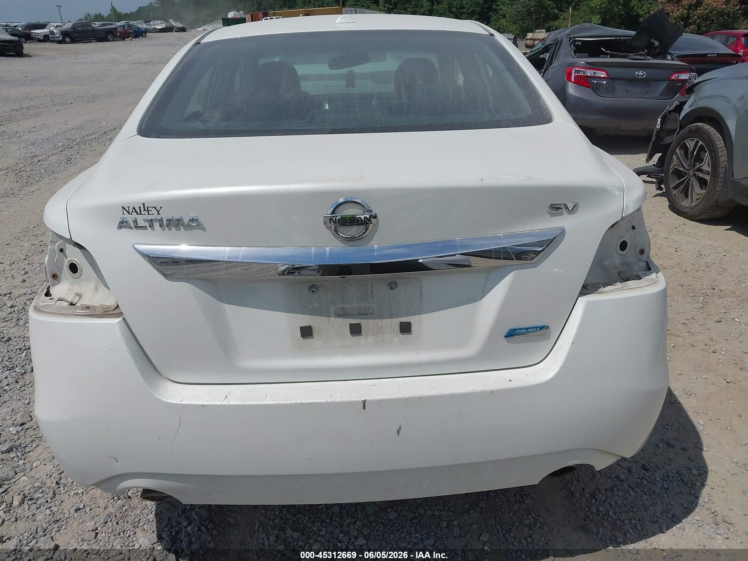 2013 Nissan Altima 2.5 Sv White vin: 1N4AL3AP0DC281901