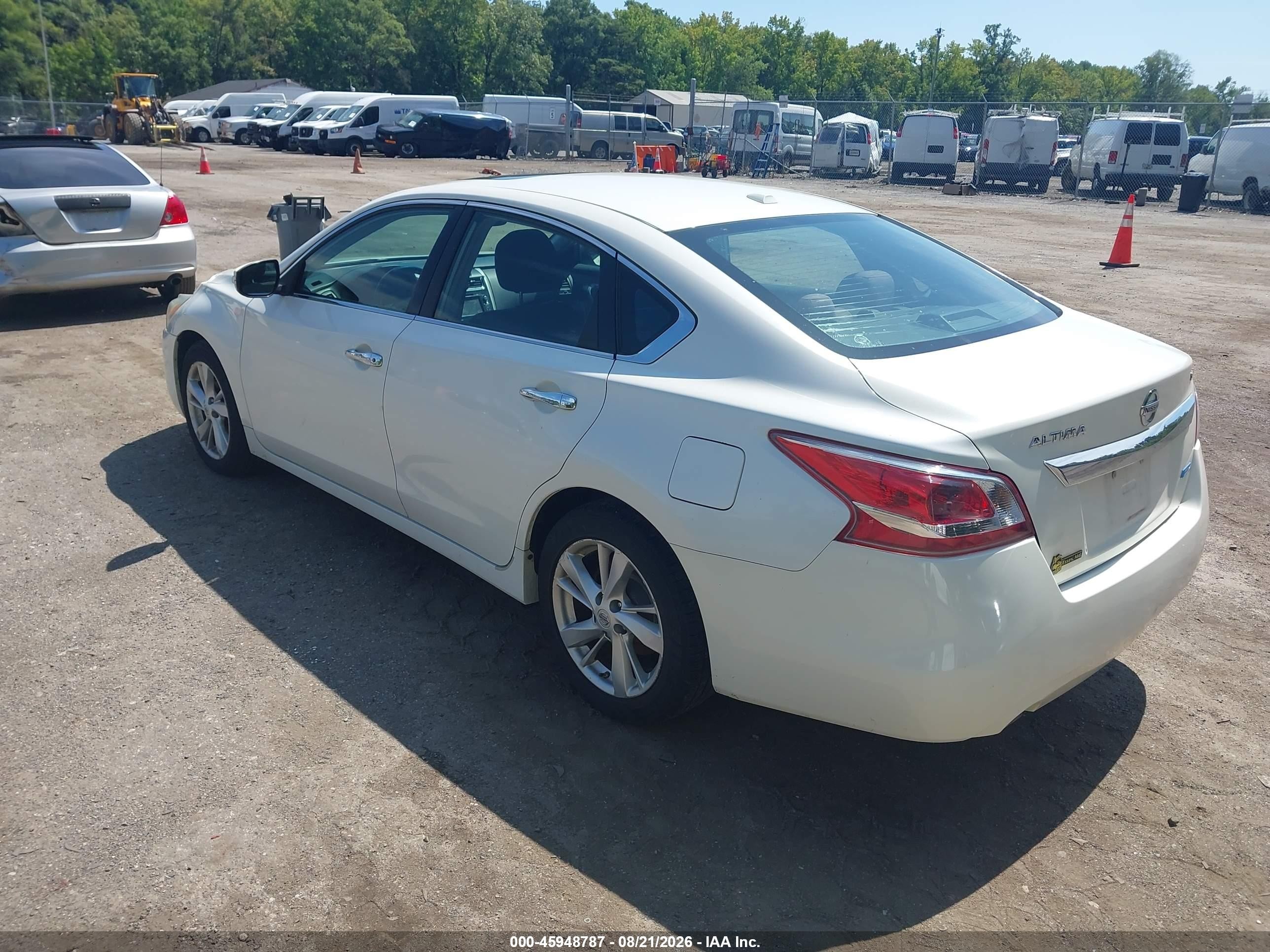 2013 Nissan Altima 2.5 Sv Белый vin: 1N4AL3AP0DC289061