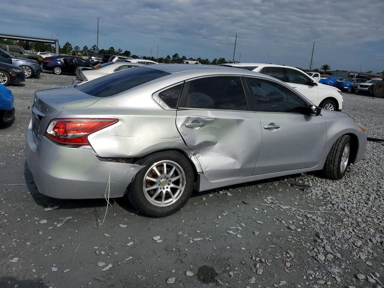 2013 Nissan Altima 2.5 Silver vin: 1N4AL3AP0DC299685