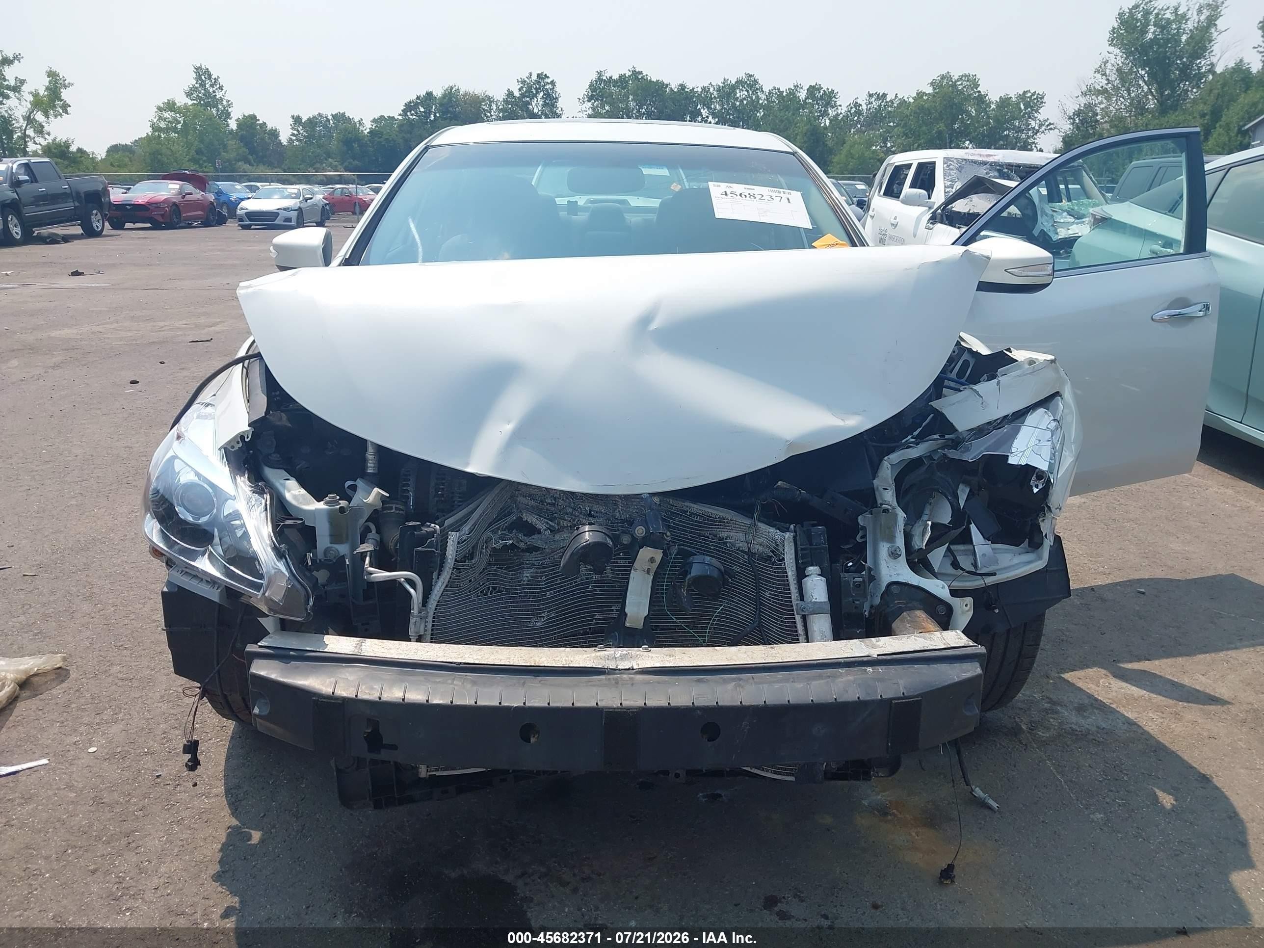 2013 Nissan Altima 2.5 Sv White vin: 1N4AL3AP0DN406982