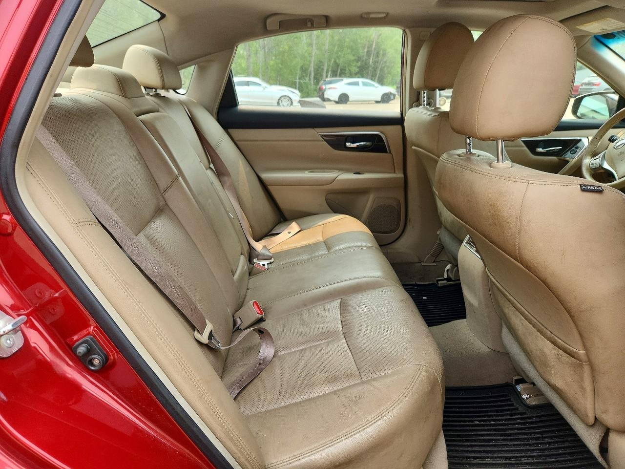 2013 Nissan Altima 2.5 Red vin: 1N4AL3AP0DN506726