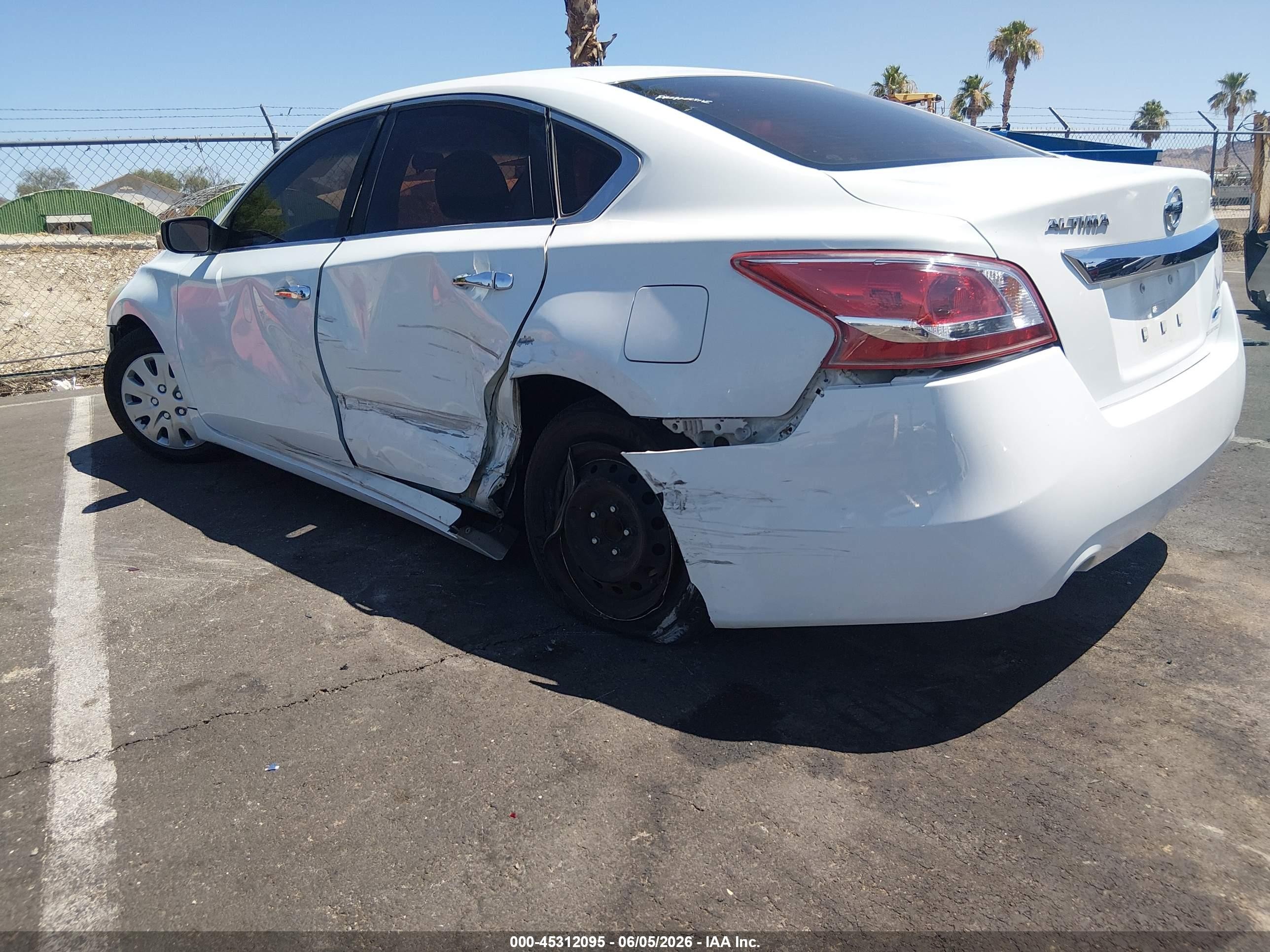 2013 Nissan Altima 2.5 S White vin: 1N4AL3AP0DN539354