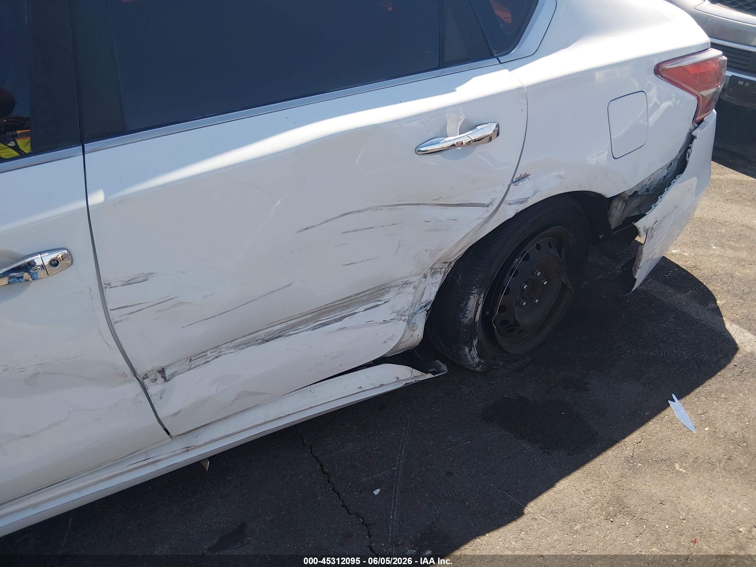 2013 Nissan Altima 2.5 S White vin: 1N4AL3AP0DN539354