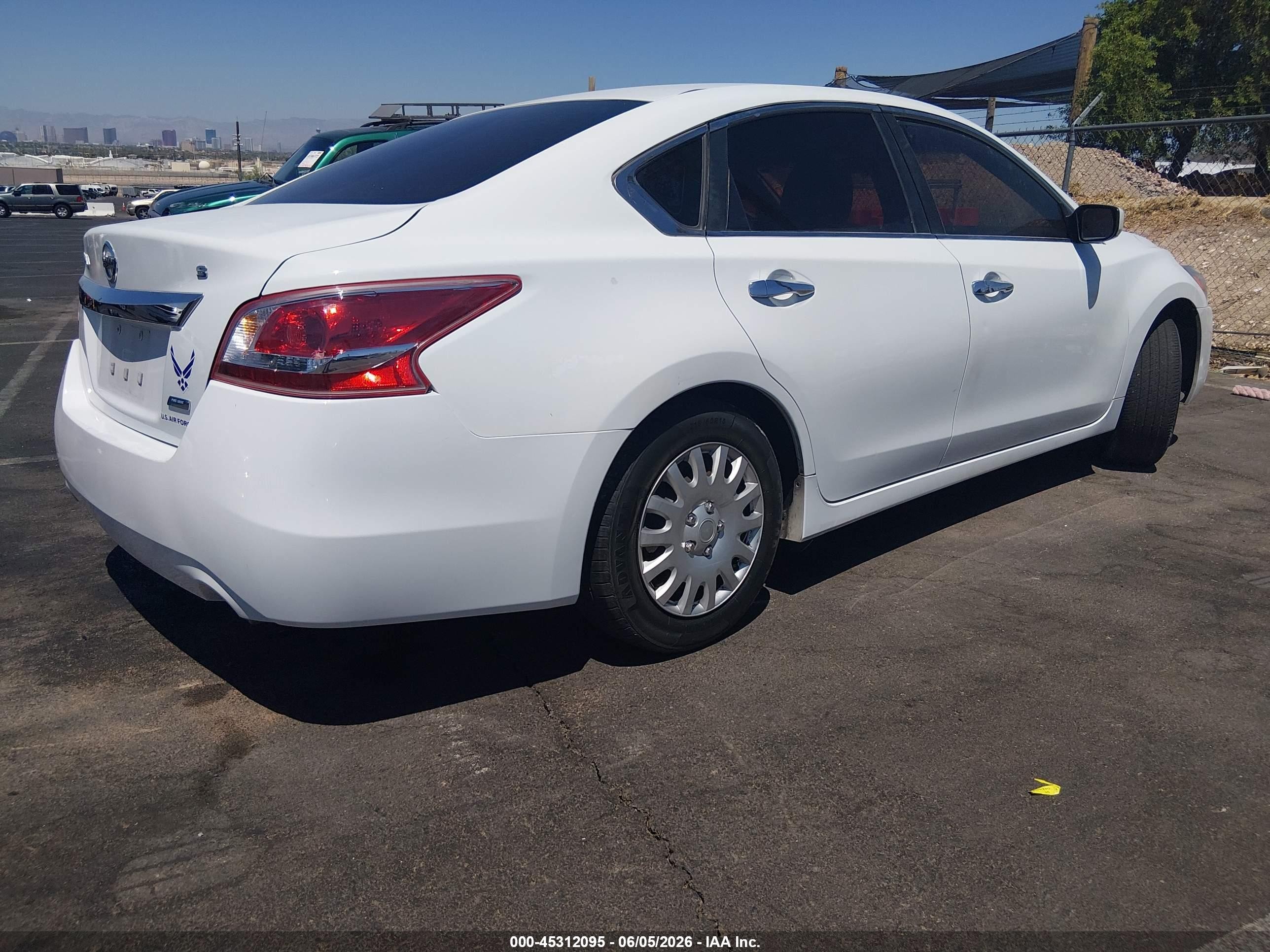 2013 Nissan Altima 2.5 S White vin: 1N4AL3AP0DN539354