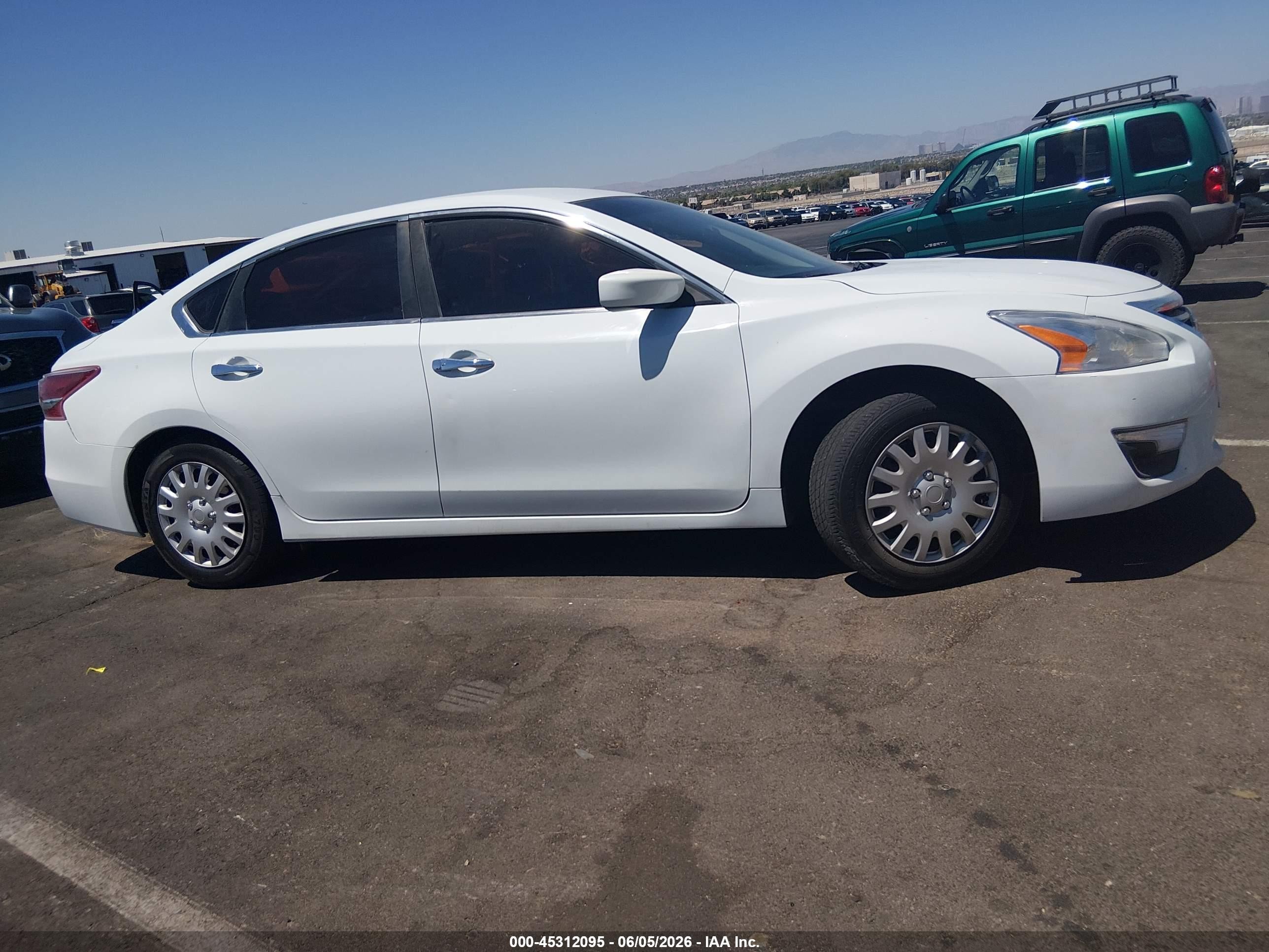 2013 Nissan Altima 2.5 S White vin: 1N4AL3AP0DN539354