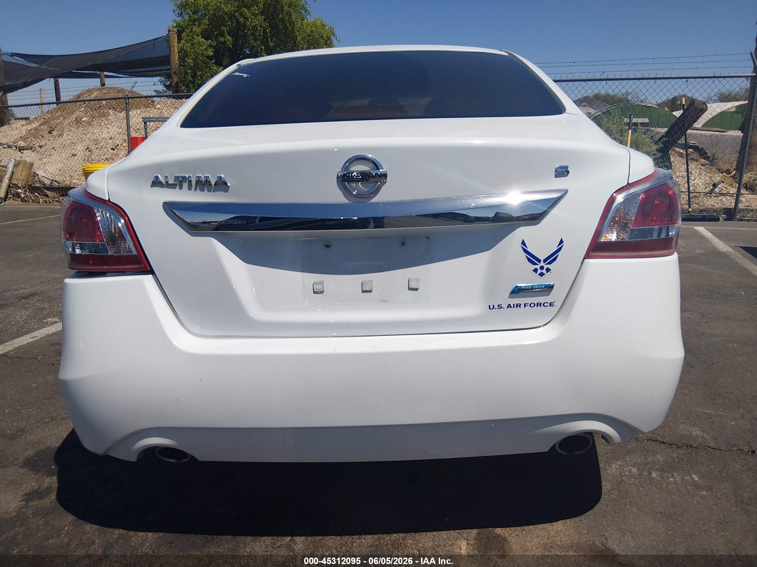 2013 Nissan Altima 2.5 S White vin: 1N4AL3AP0DN539354