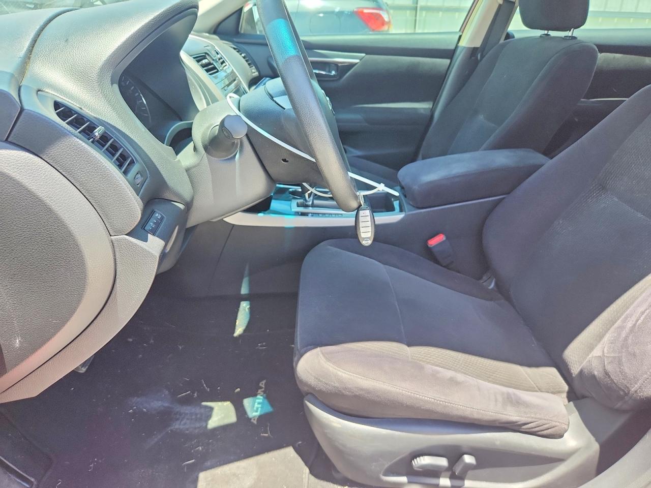 2013 Nissan Altima 2.5 Red vin: 1N4AL3AP0DN558969