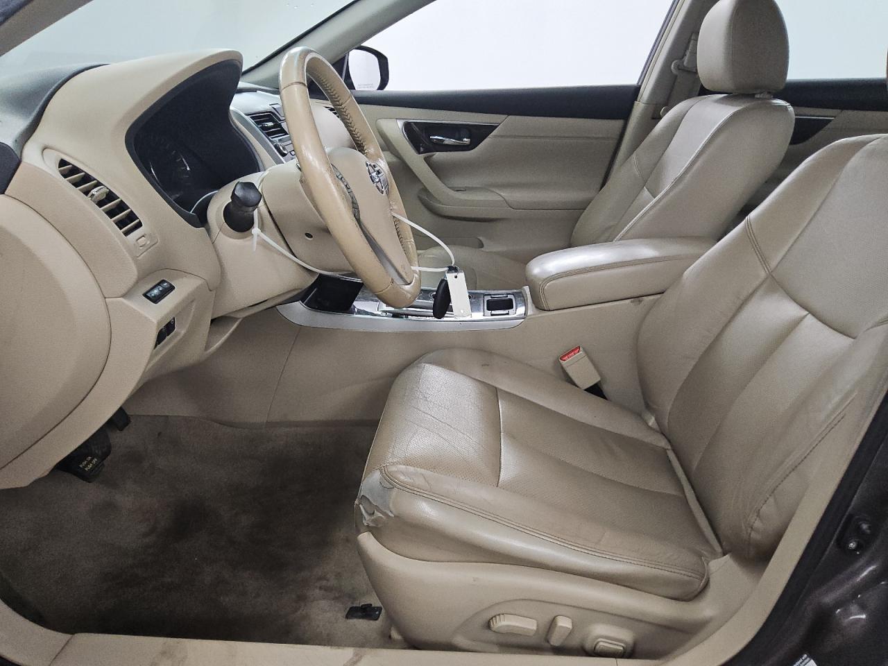 2013 Nissan Altima 2.5 Sl Коричневый vin: 1N4AL3AP0DN581622 Damage: Left Front Seat Cushion, Torn, 5 To 6 Inches
