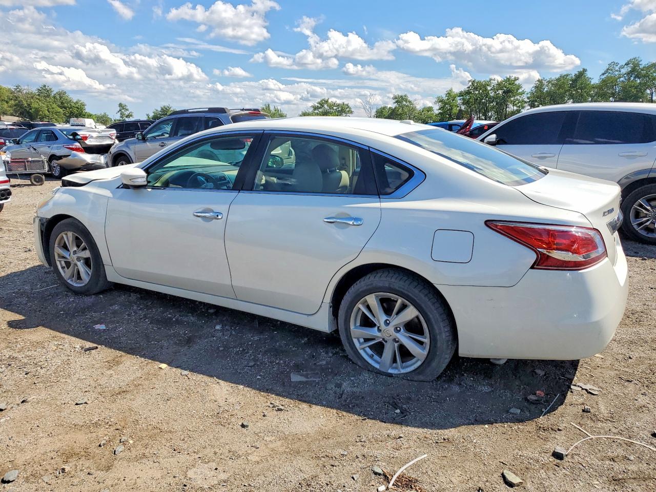 2013 Nissan Altima 2.5 White vin: 1N4AL3AP0DN587923