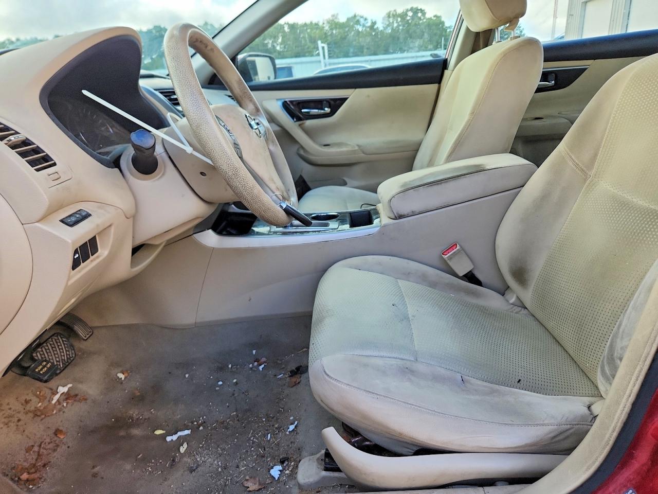 2014 Nissan Altima 2.5 Red vin: 1N4AL3AP0EC104220