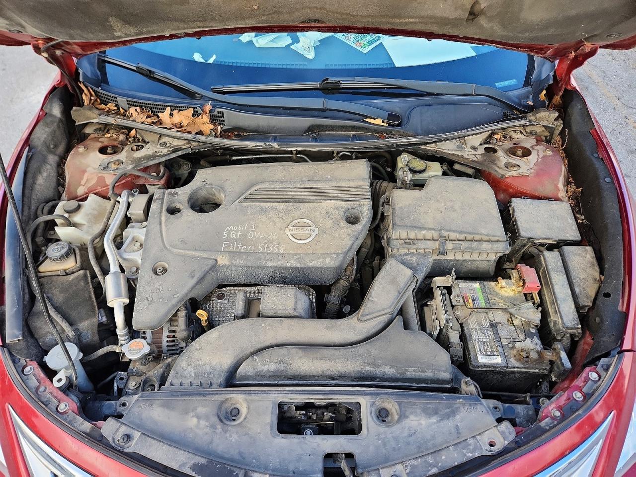 2014 Nissan Altima 2.5 Red vin: 1N4AL3AP0EC104220