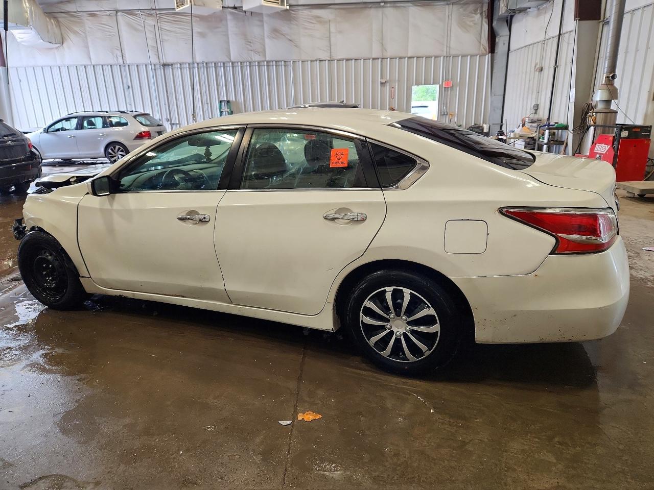 2014 Nissan Altima 2.5 S White vin: 1N4AL3AP0EC106257