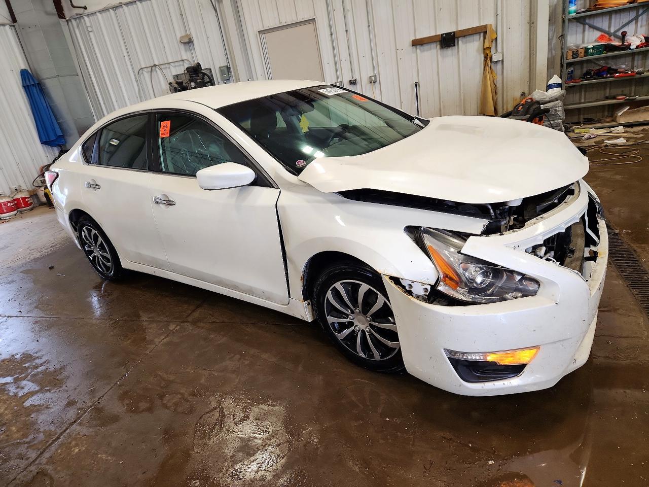2014 Nissan Altima 2.5 S White vin: 1N4AL3AP0EC106257