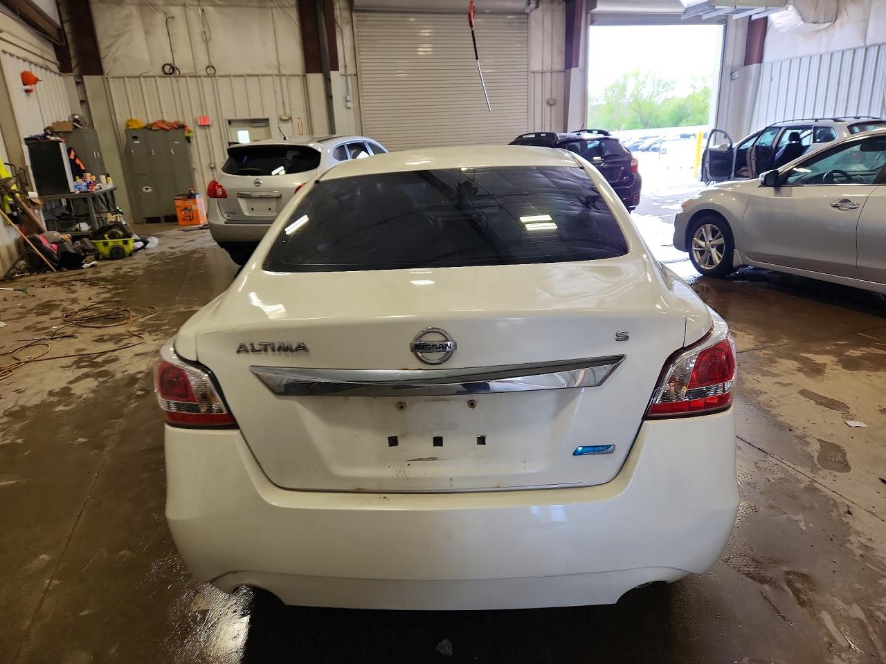 2014 Nissan Altima 2.5 S White vin: 1N4AL3AP0EC106257