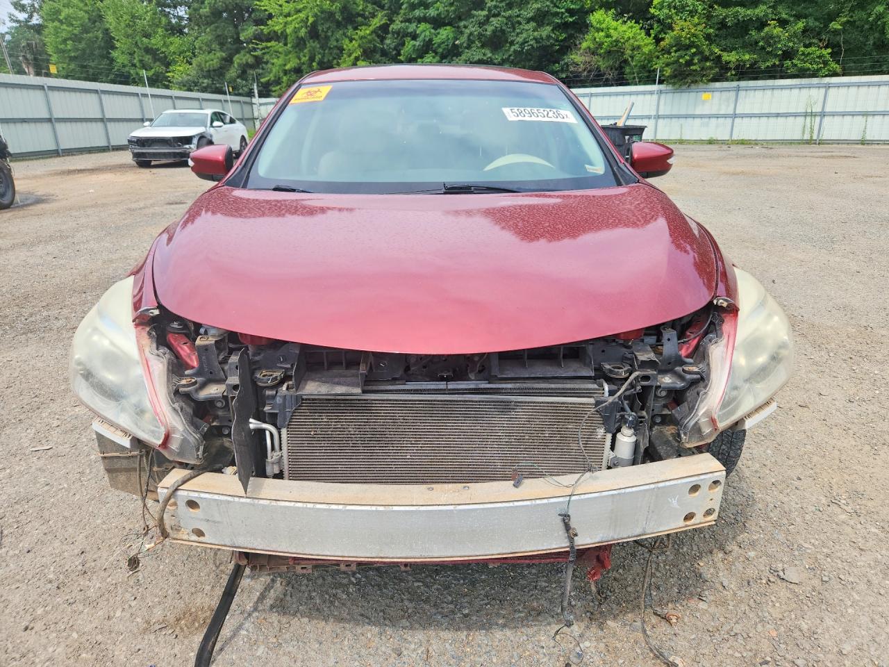 2014 Nissan Altima 2.5 Red vin: 1N4AL3AP0EC111717