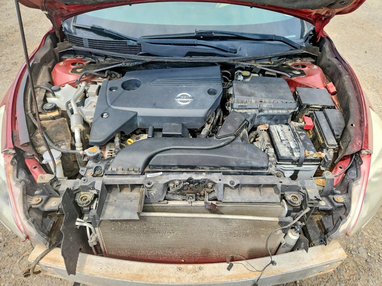 2014 Nissan Altima 2.5 Red vin: 1N4AL3AP0EC111717